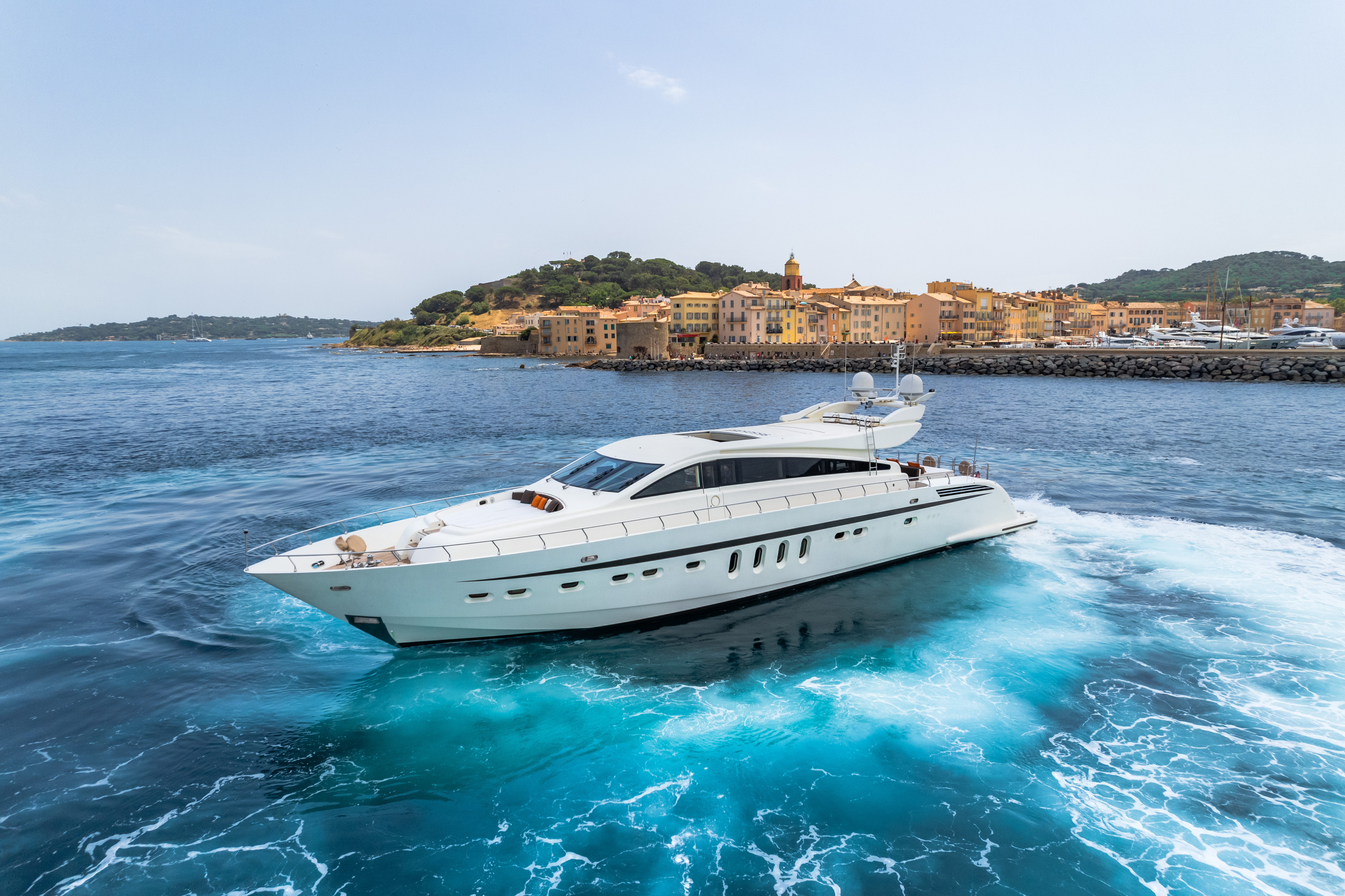 101 Superyacht ECLAT.jpg