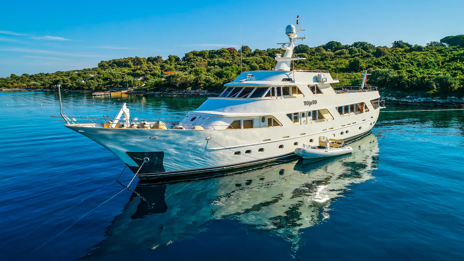 101 Superyacht TO JE TO.jpg