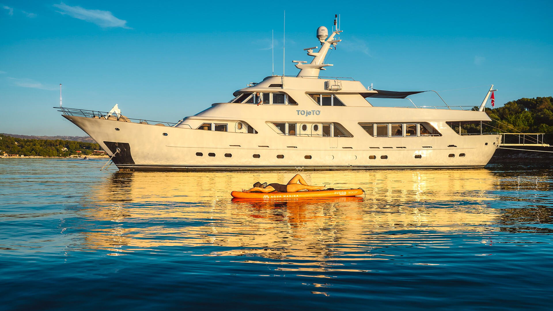 102 Luxury yacht TO JE TO.jpg