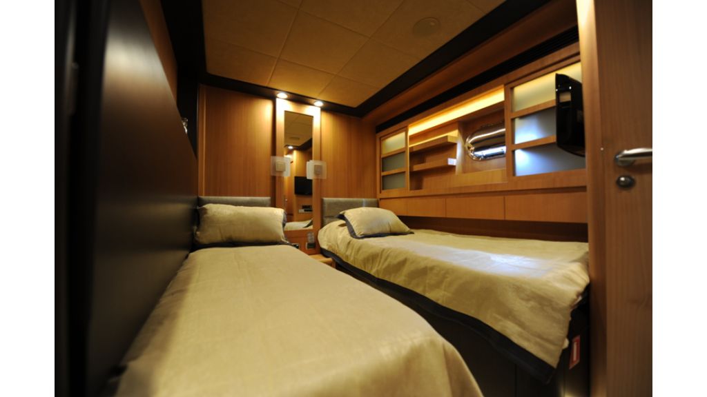 1289037380_motoryacht_tutku__21-1024-576.jpg