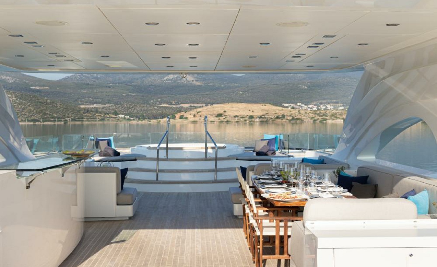 2.3 Covered dining and bar - sun deck view forward.jpg