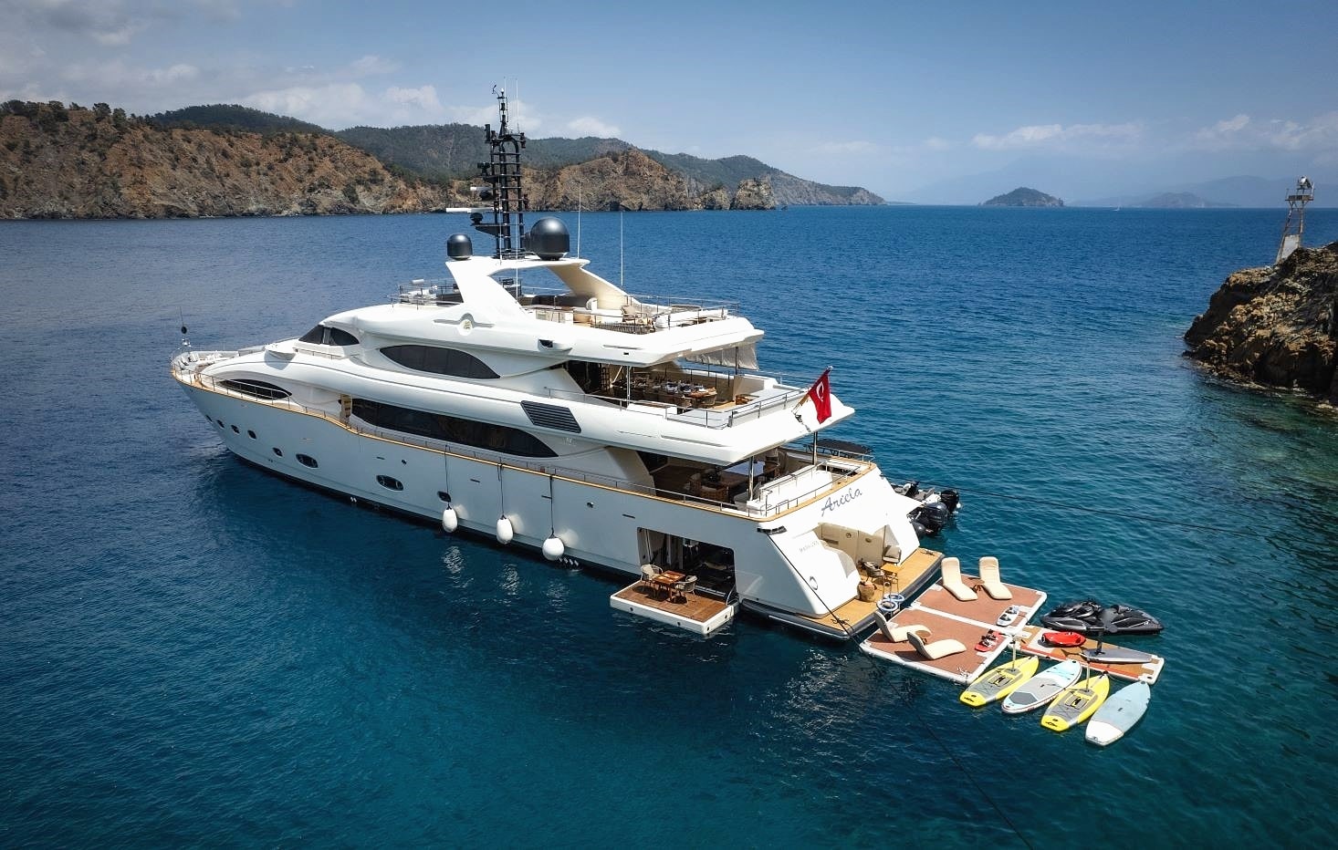 201 Bow view with water toys.jpg