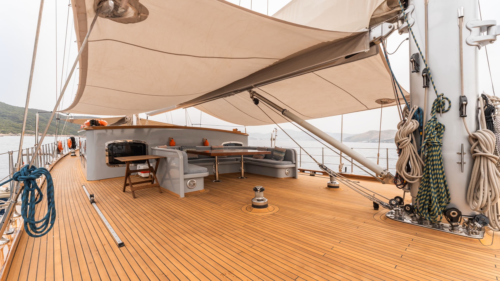 203 Al fresco deck seating.jpg