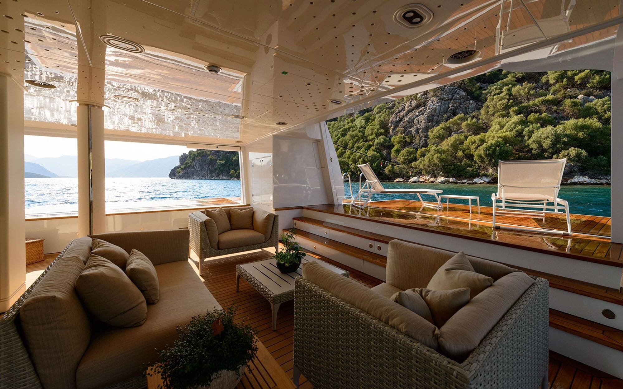 205 Lower deck lounge.jpg