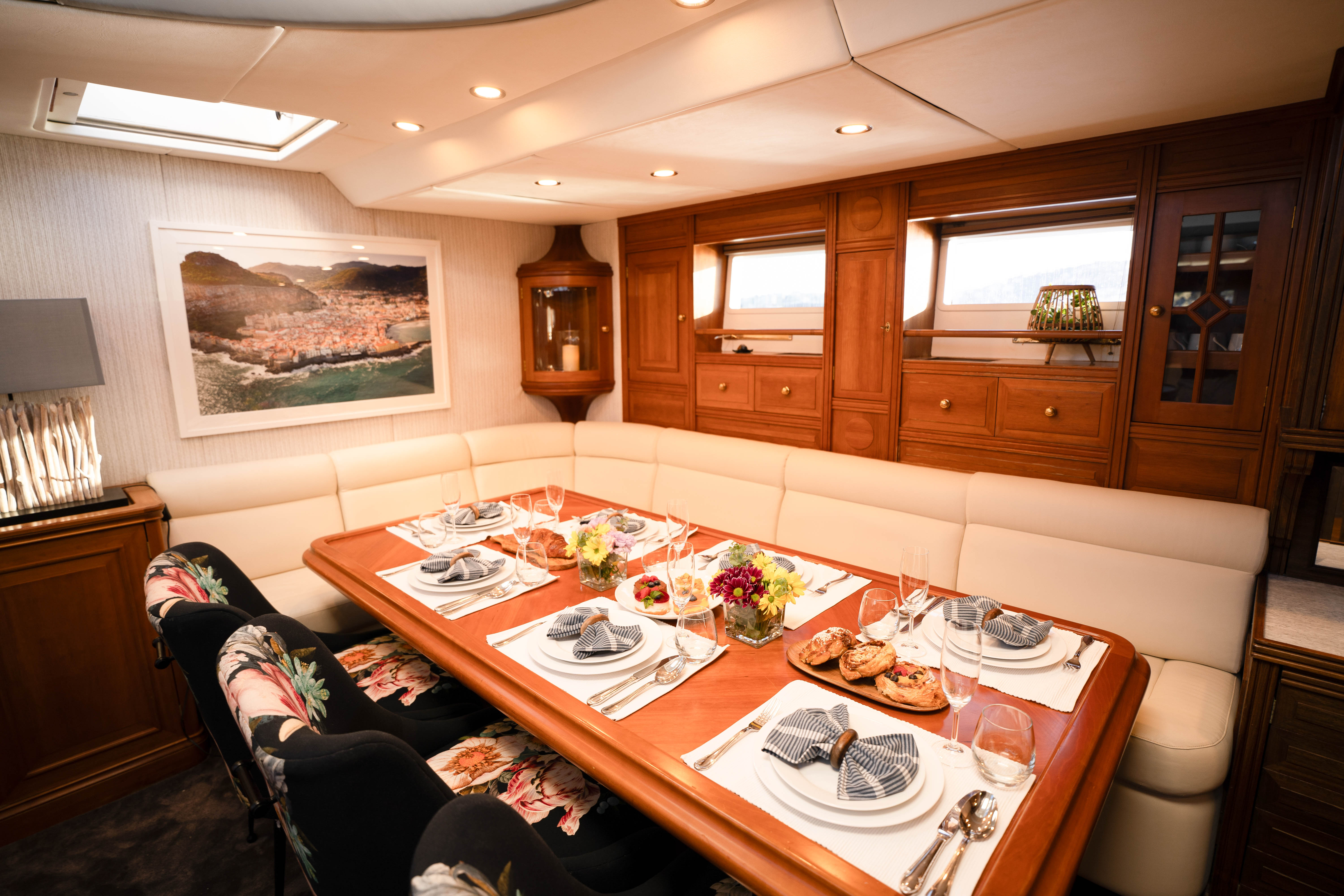 301 Main salon dining.jpg