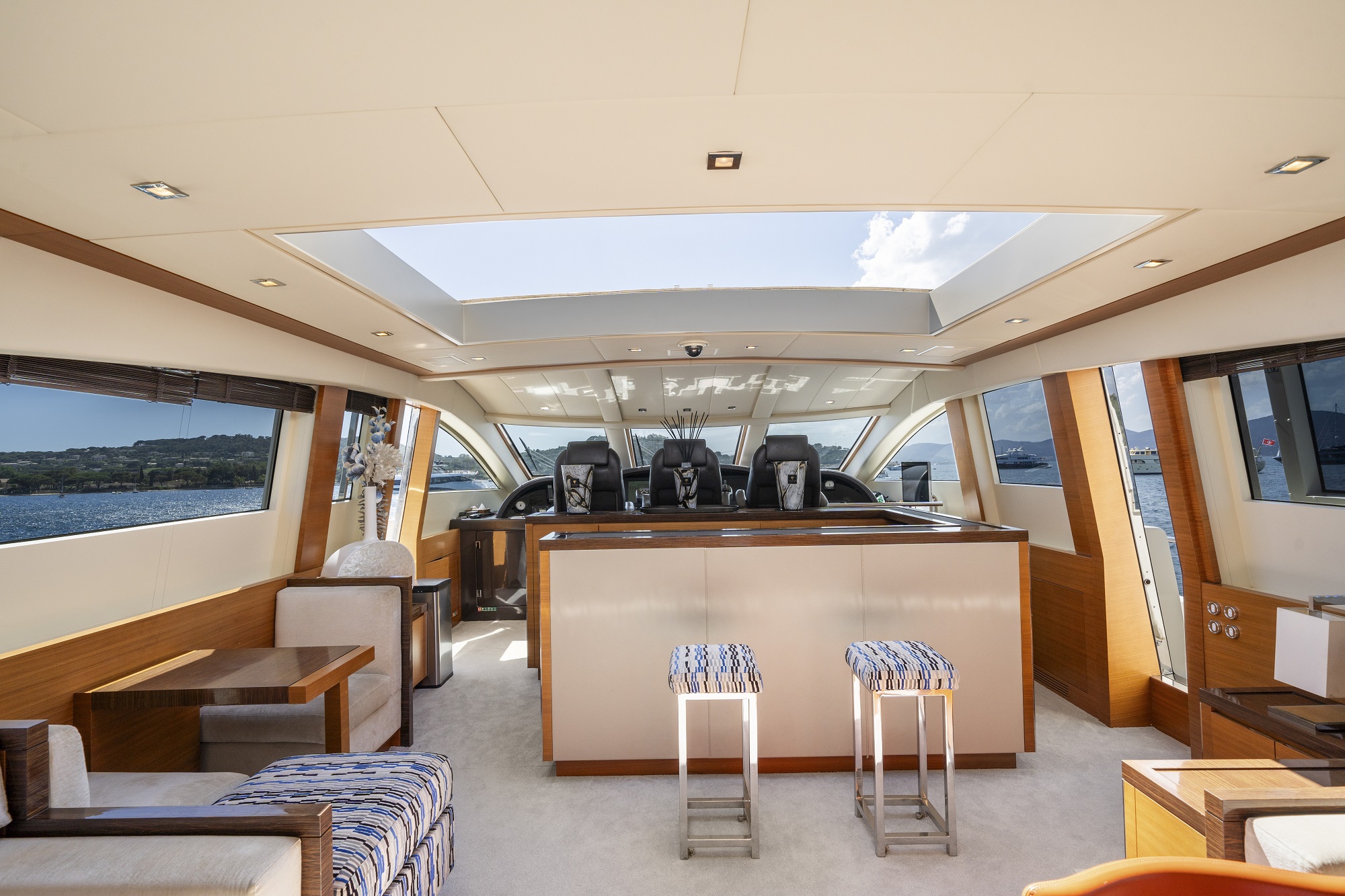 302 Bar on Main deck.jpg