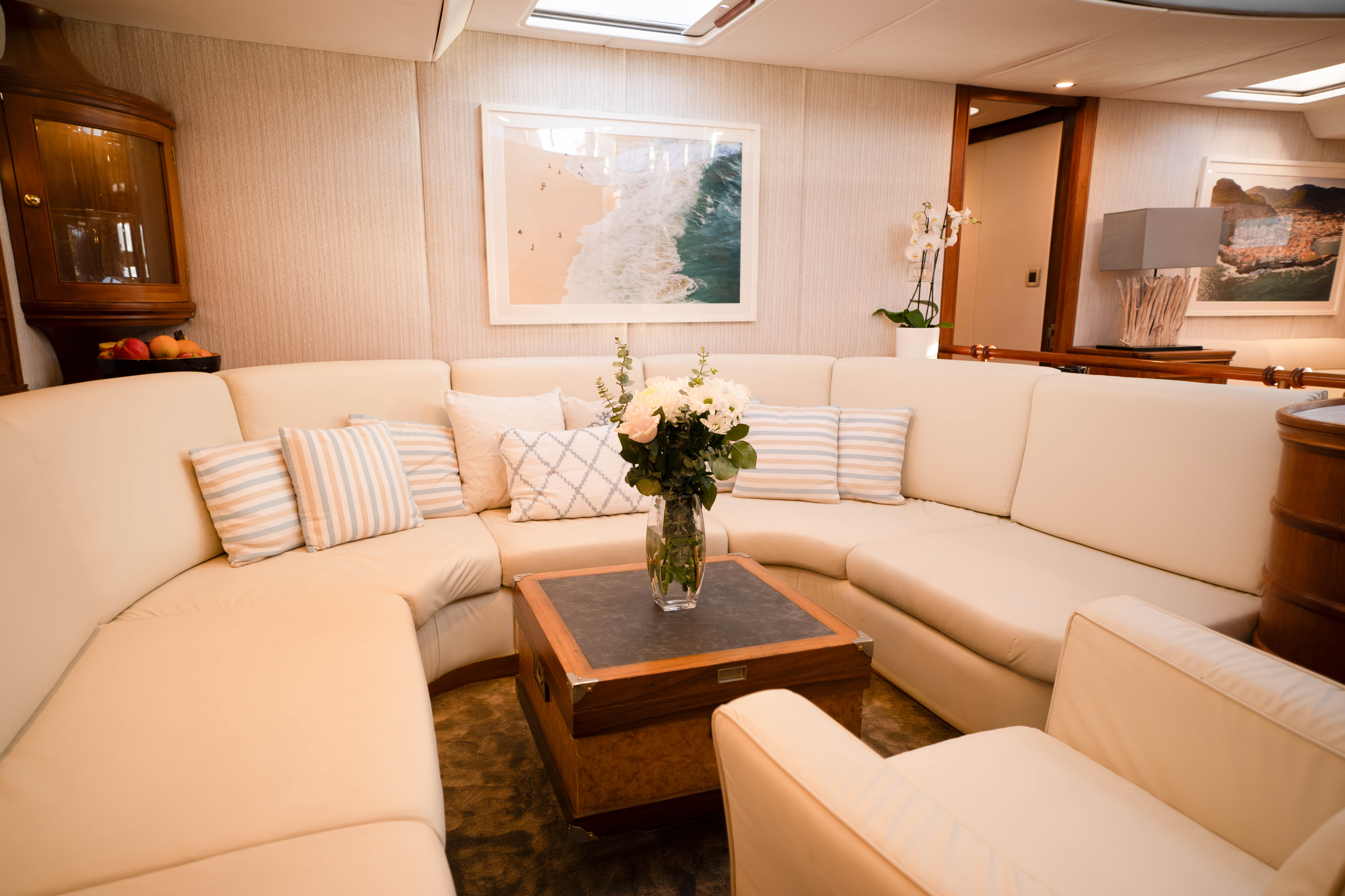 302 Main salon lounge.jpg
