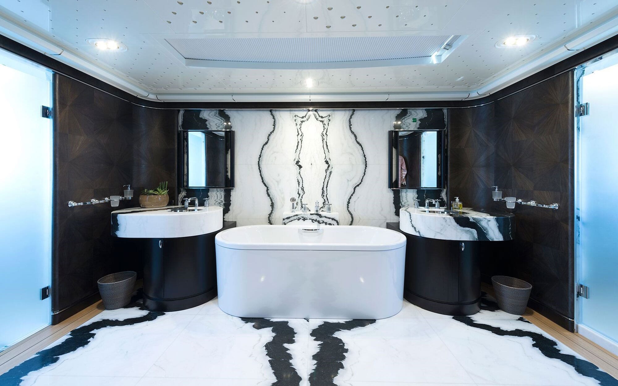 402 Master suite ensuite.jpg