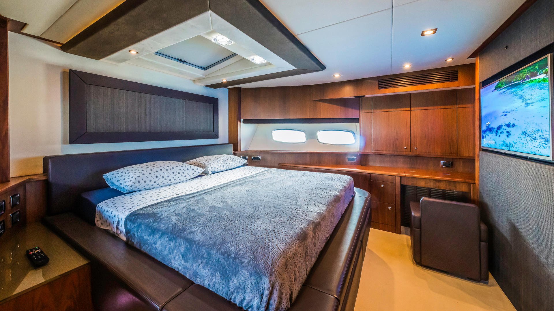 402 VIP cabin.jpg