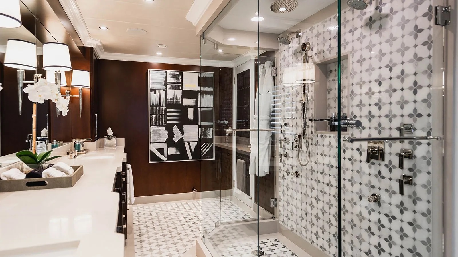 404 Master ensuite.jpg
