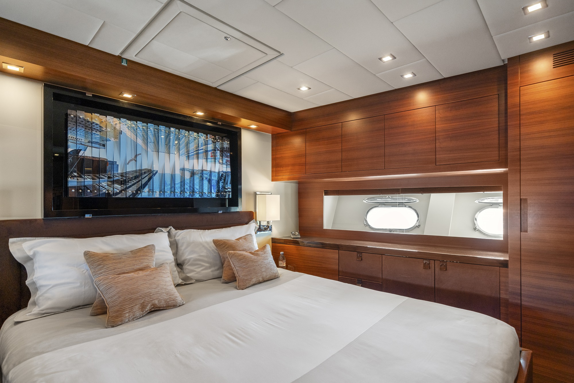 405 VIP suite alternative view.jpg