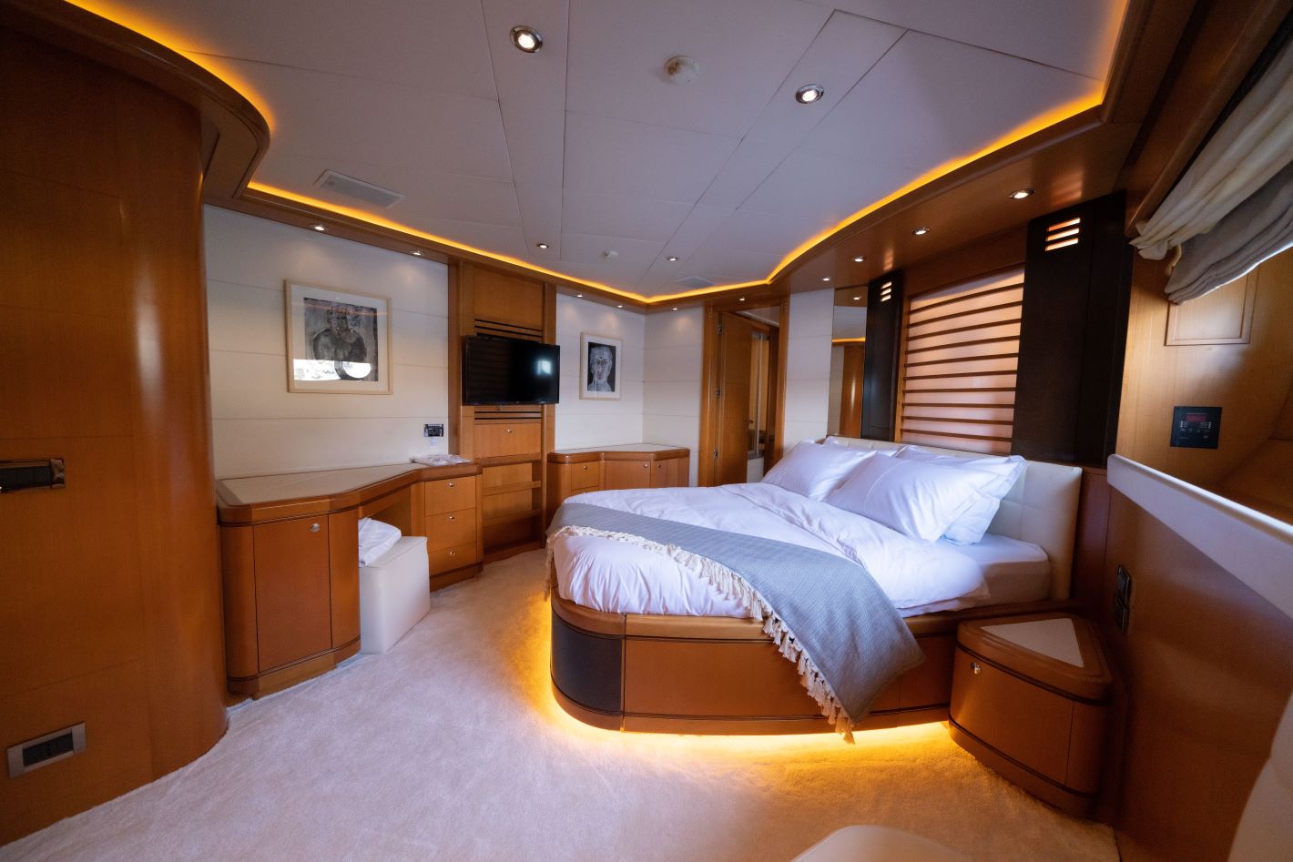 407 VIP suite.jpg