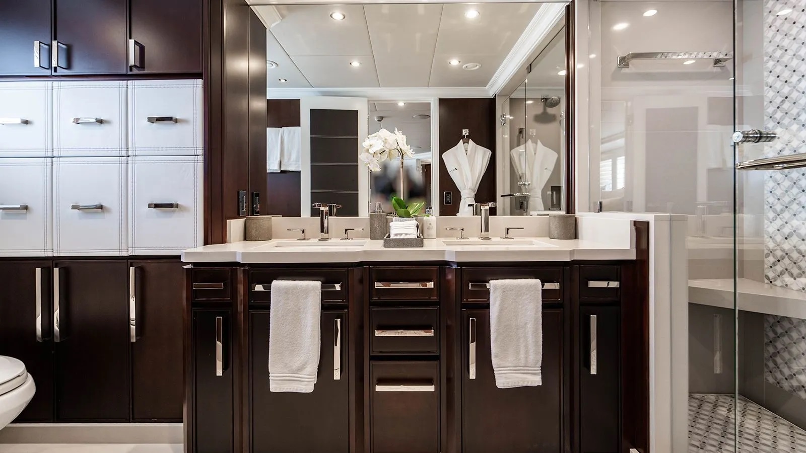 408 Double ensuite.jpg