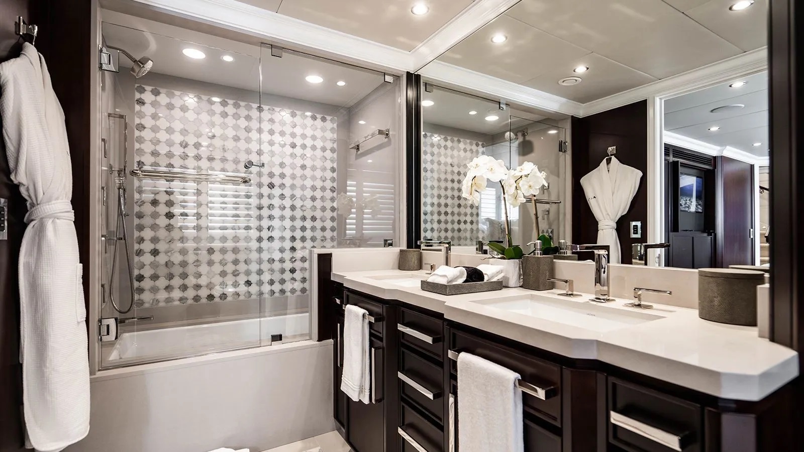 412 Twin ensuite.jpg