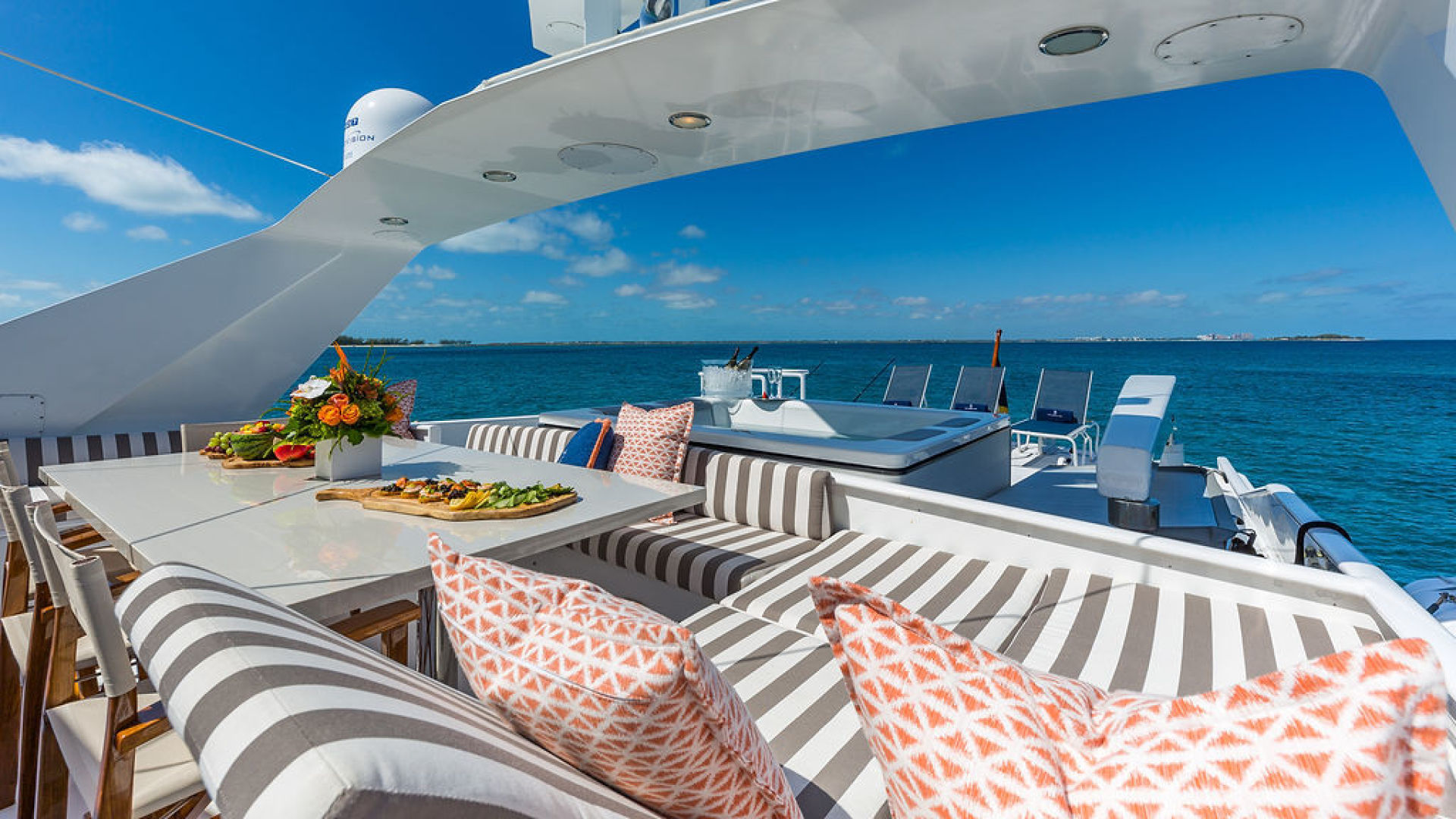 ALEXANDRA JANE Exterior - Flybridge deck 2.jpg