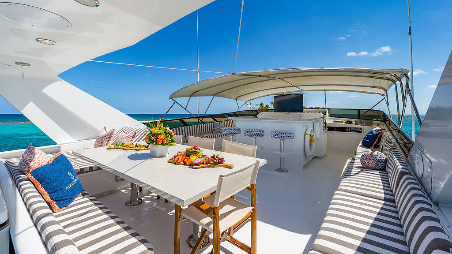 ALEXANDRA JANE Exterior - Flybridge deck 3.jpg