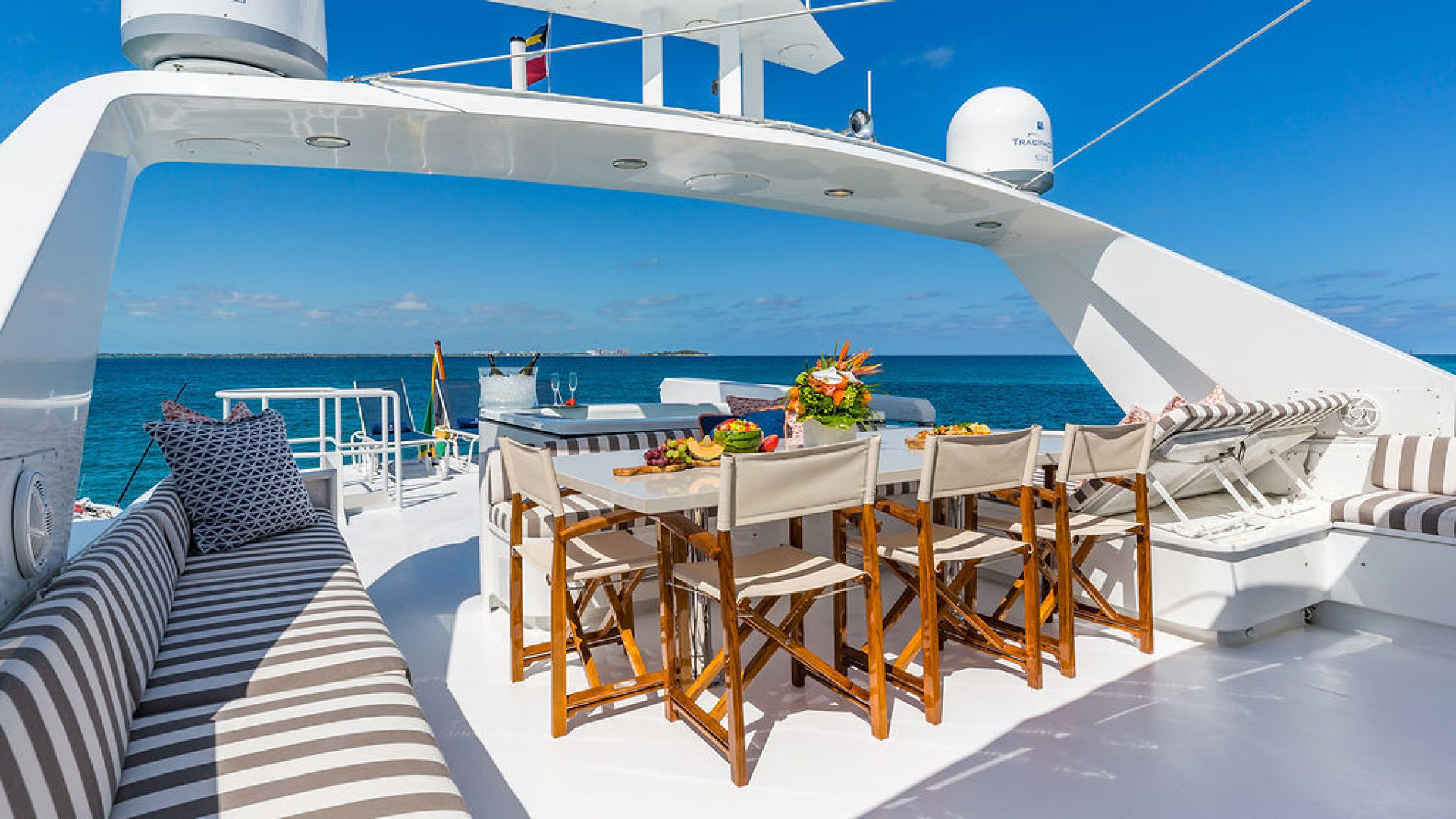 ALEXANDRA JANE Exterior - Flybridge dining 2.jpg