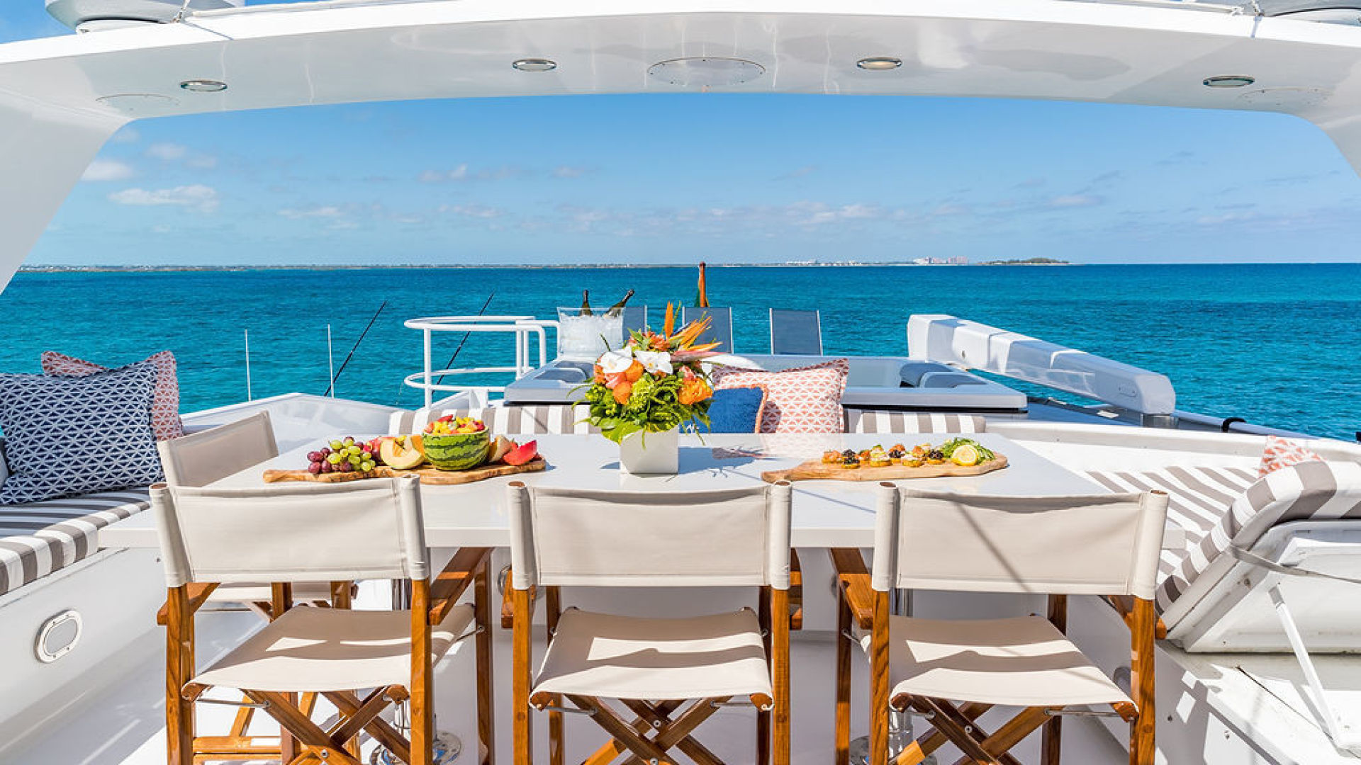 ALEXANDRA JANE Exterior - Flybridge dining 3.jpg