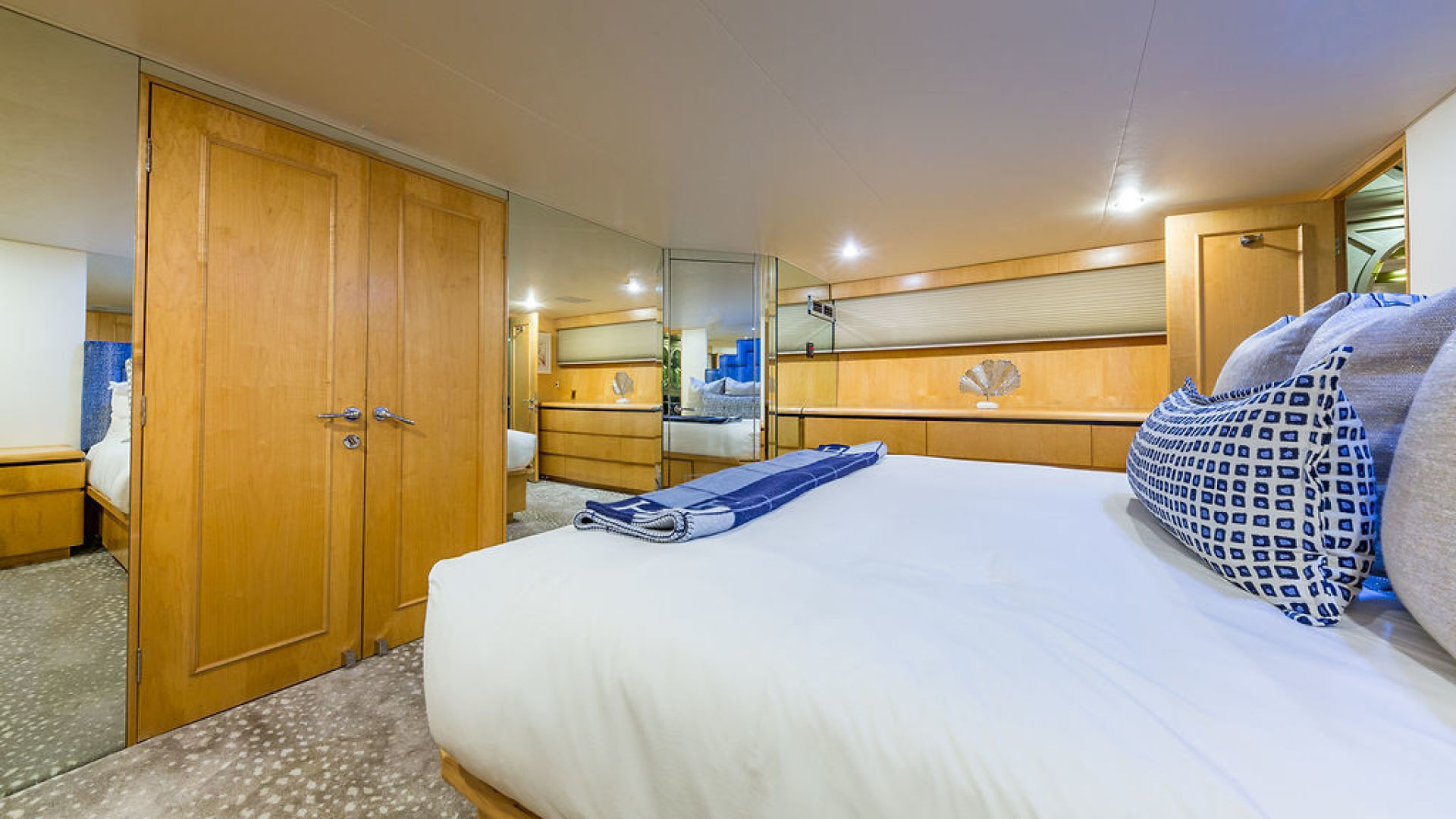 ALEXANDRA JANE Interior - Master cabin 2.jpg