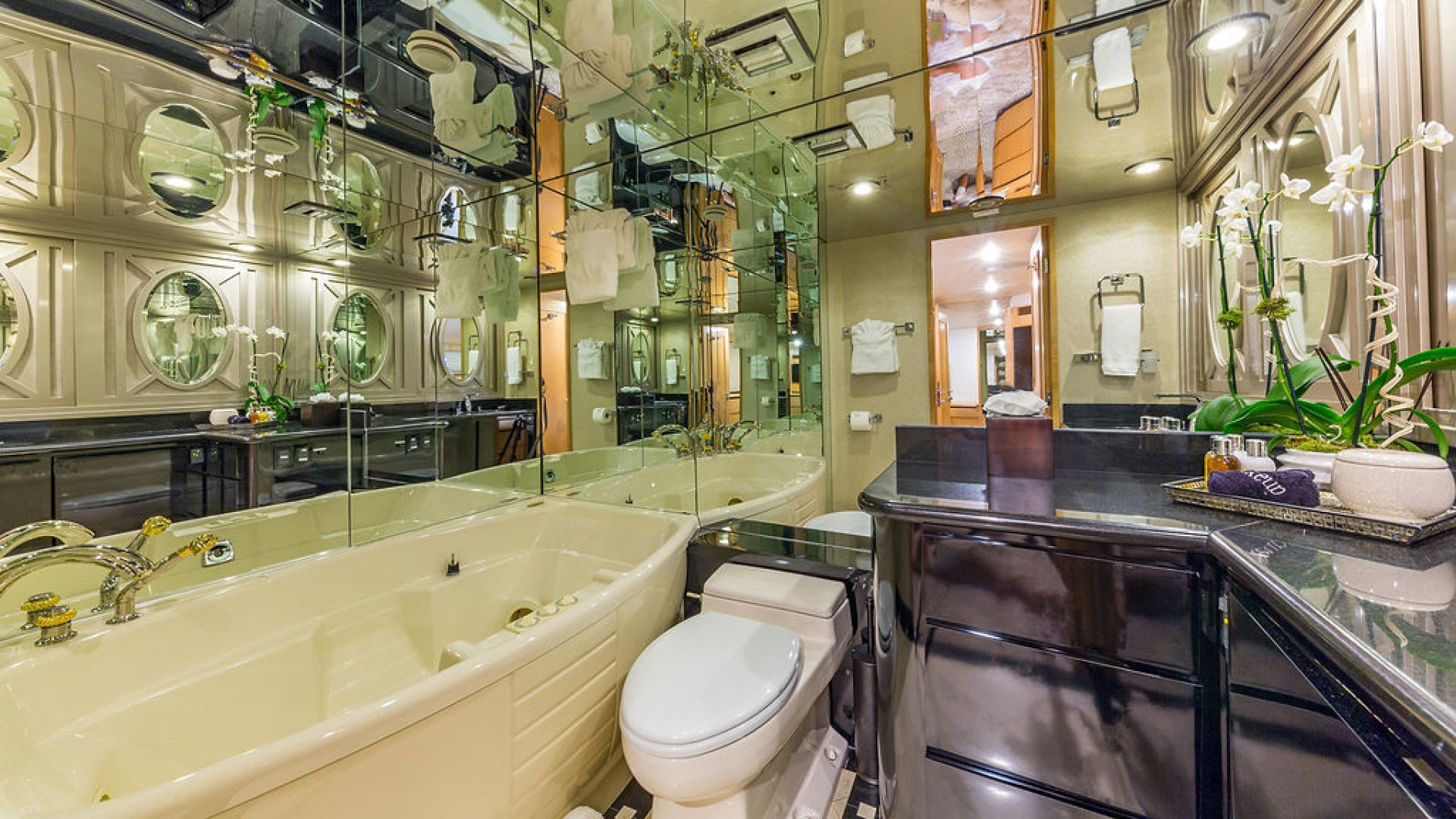 ALEXANDRA JANE Interior - Master ensuite 2.jpg