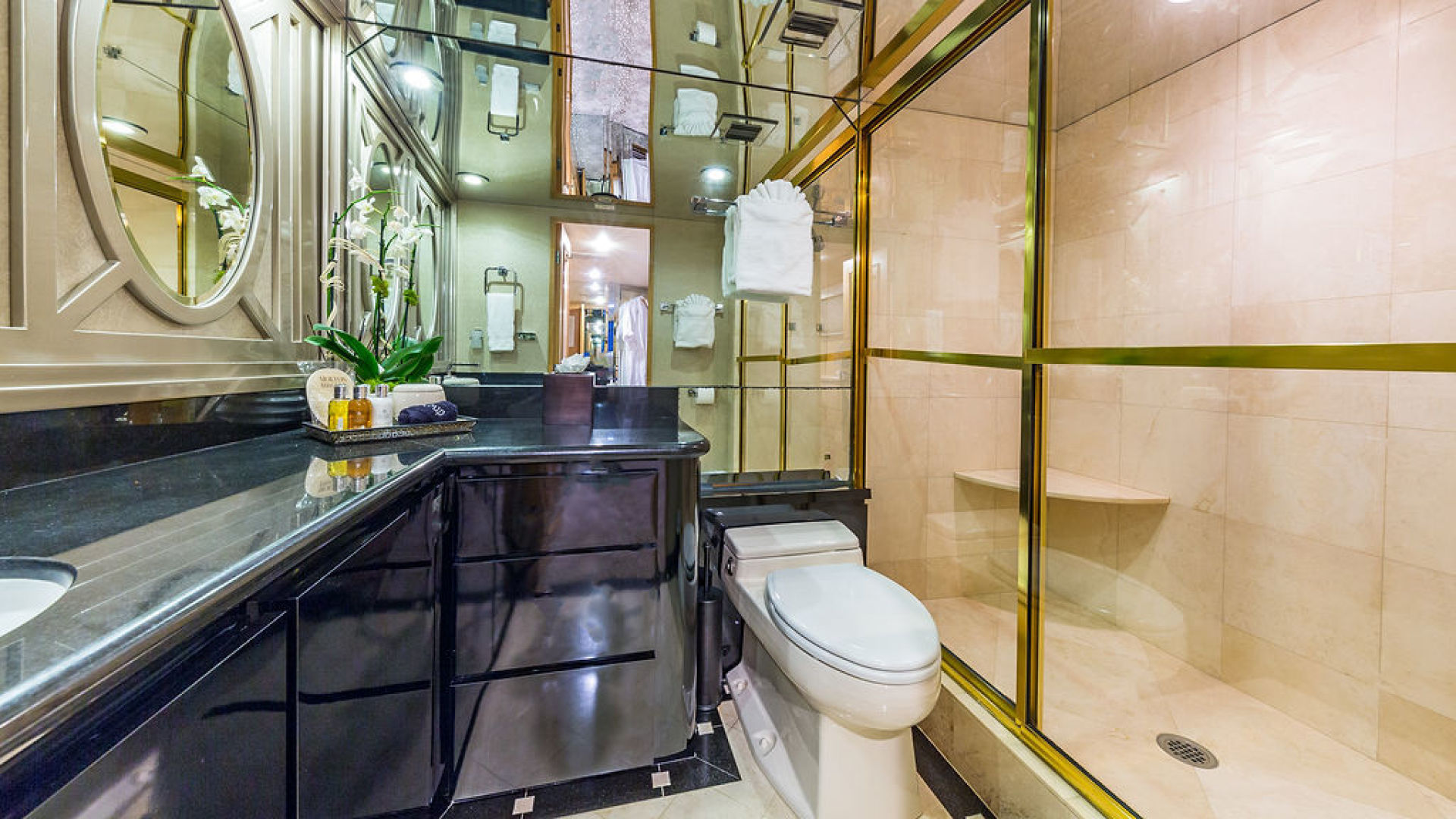 ALEXANDRA JANE Interior - Master ensuite.jpg