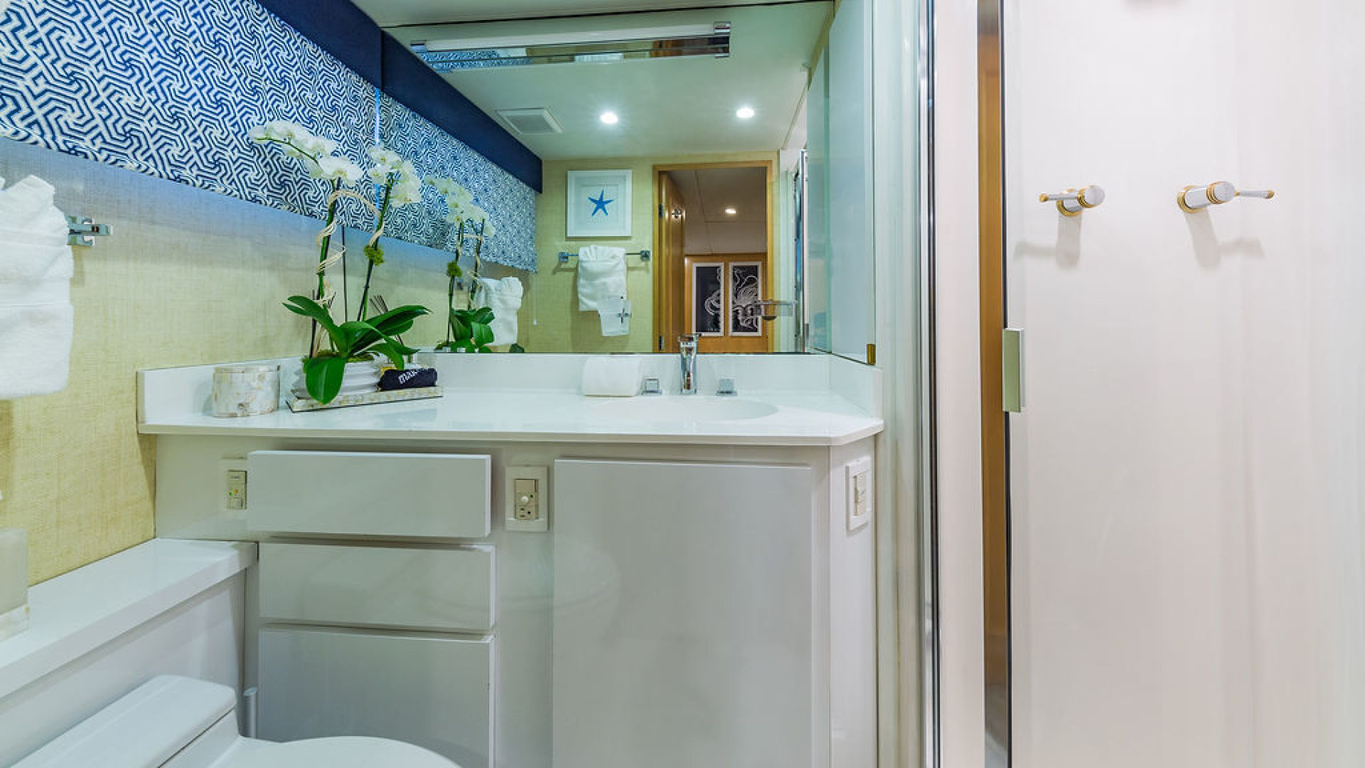 ALEXANDRA JANE Interior - Twin ensuite.jpg