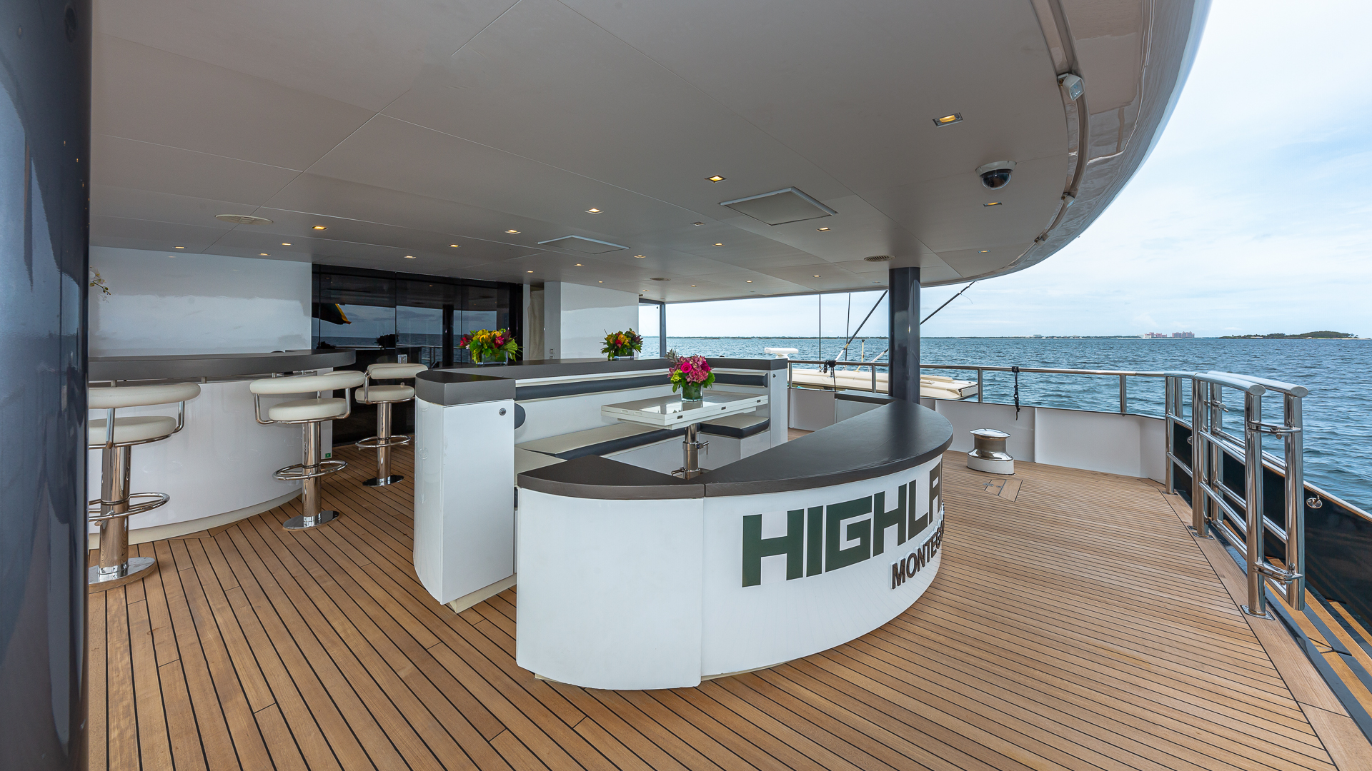 Aft Deck 1.jpg
