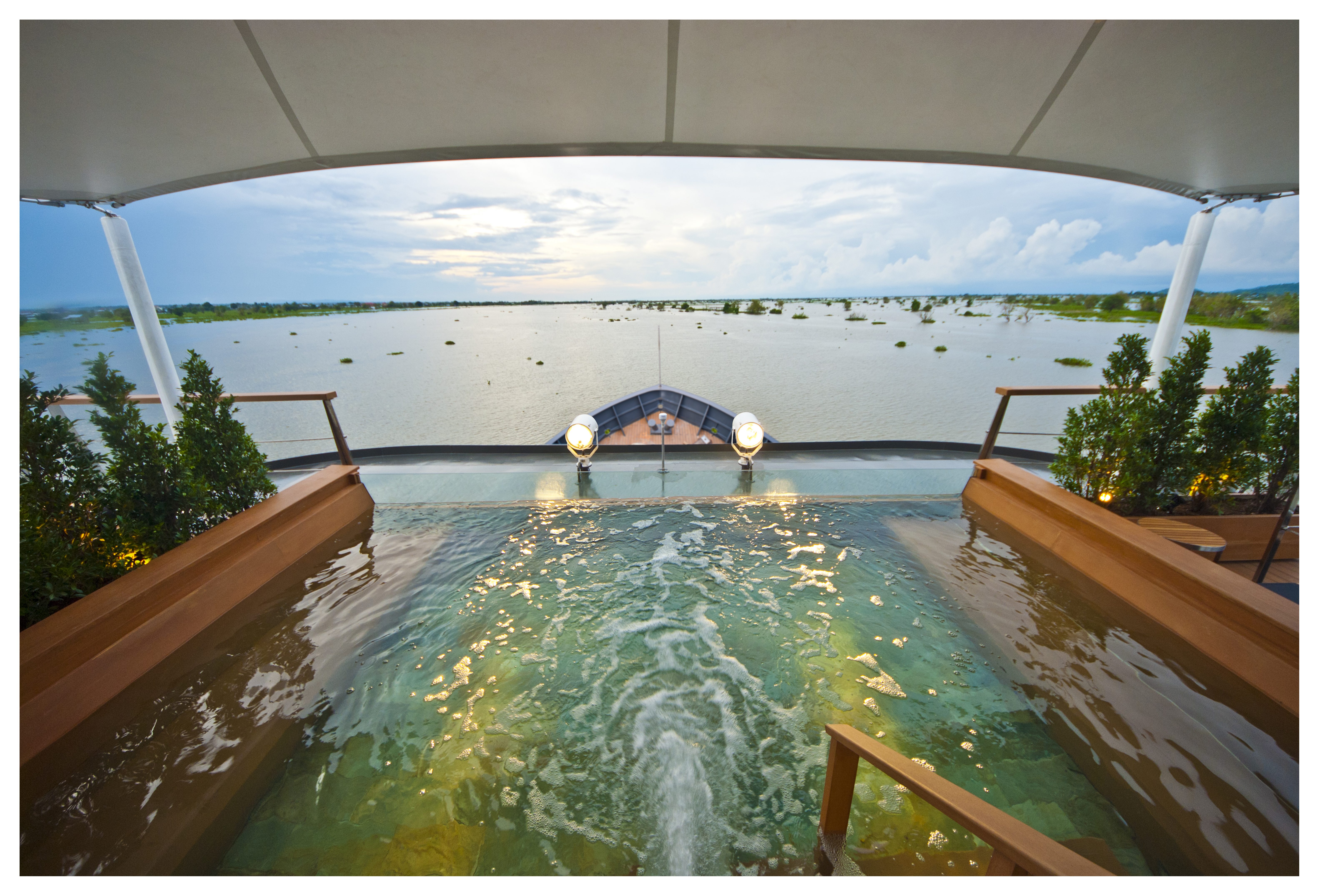 Aqua-Mekong-Outdoor-Top-Deck-Plunge-Pool.jpg