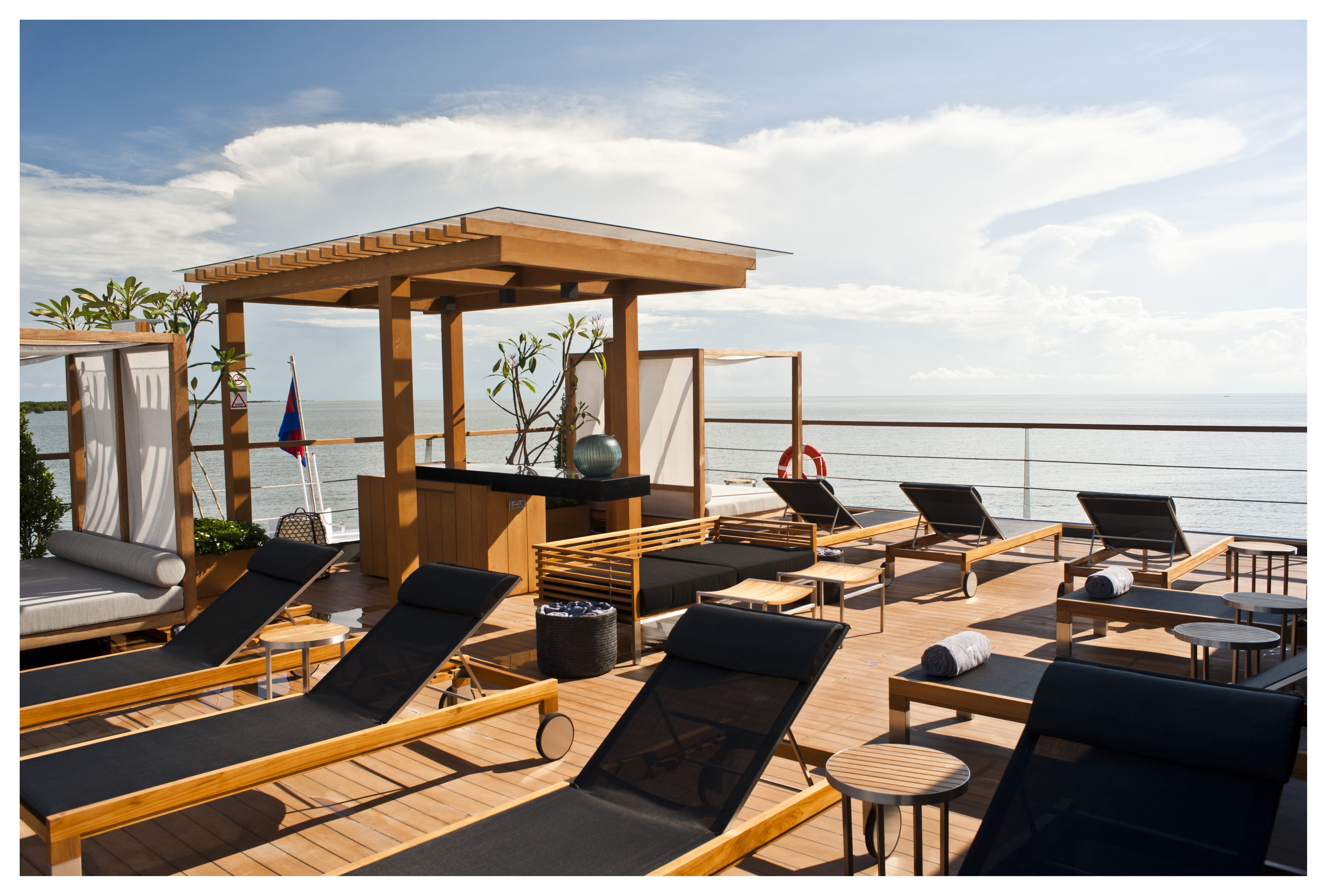 Aqua-Mekong-Sun-Deck.jpg