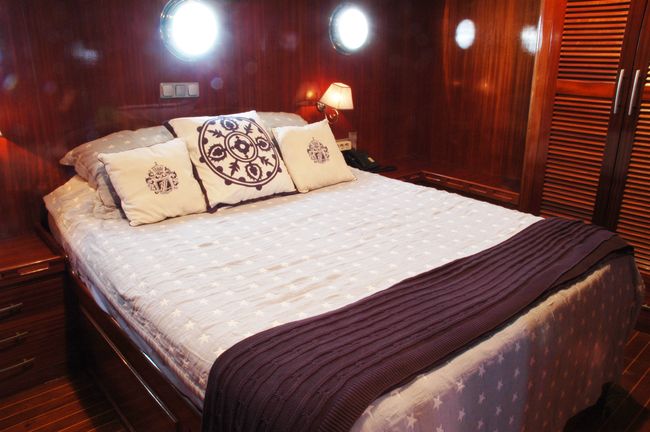 Double Guest Cabin 00003.jpg