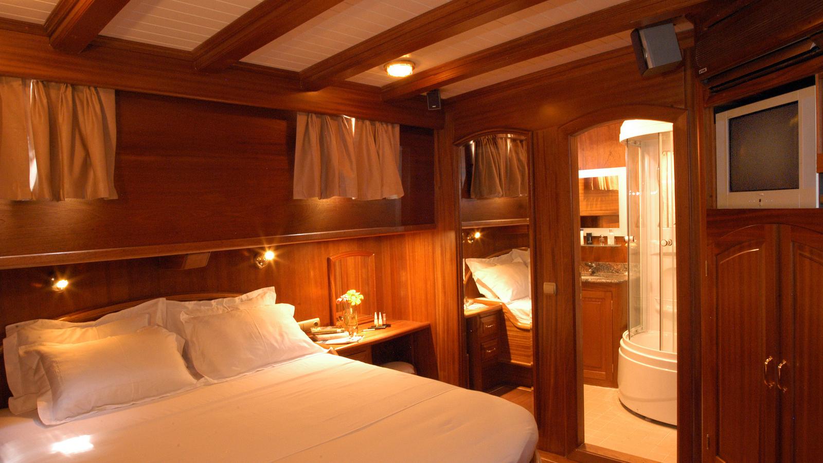 Double guest cabin  00002.jpg