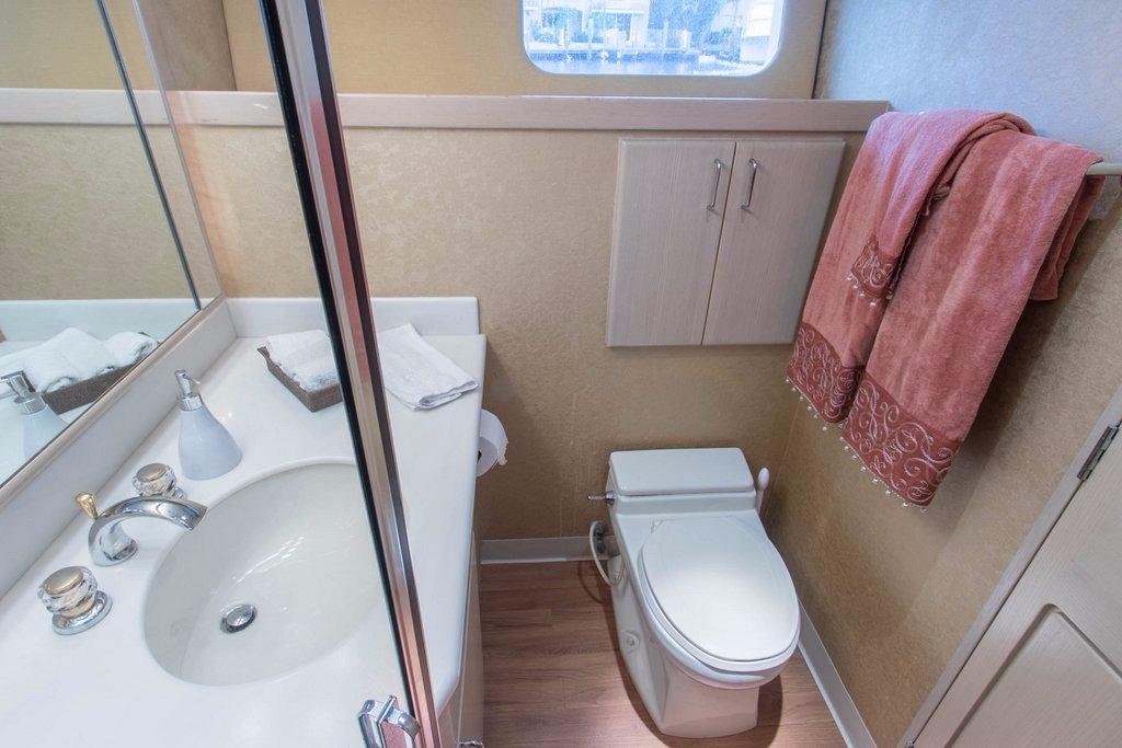 ENSUITE BATHROOM.jpg