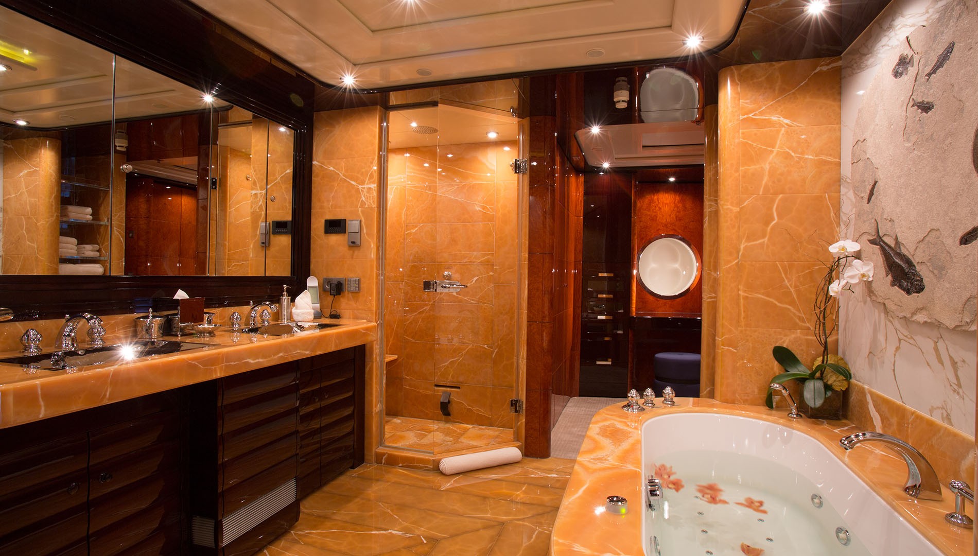 Ensuite 1.jpg