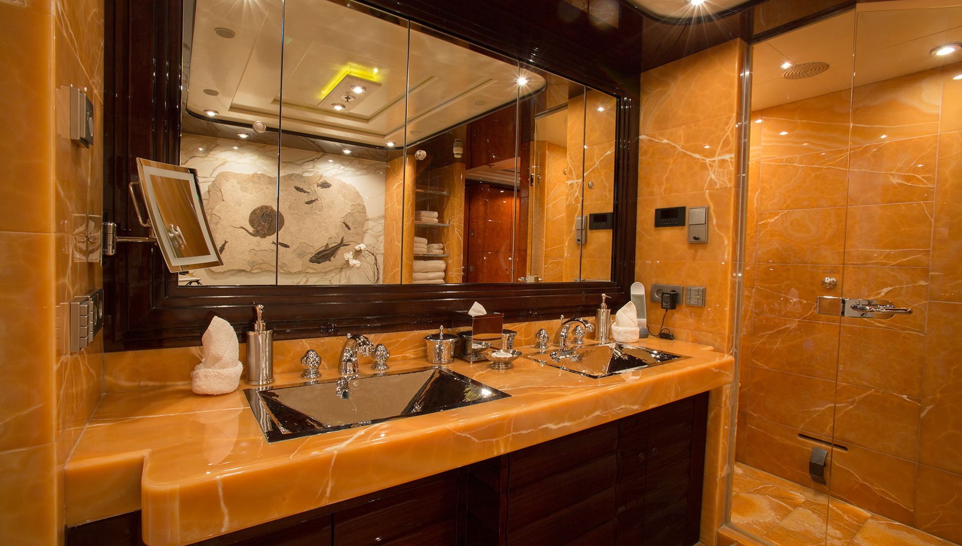 Ensuite 2.jpg