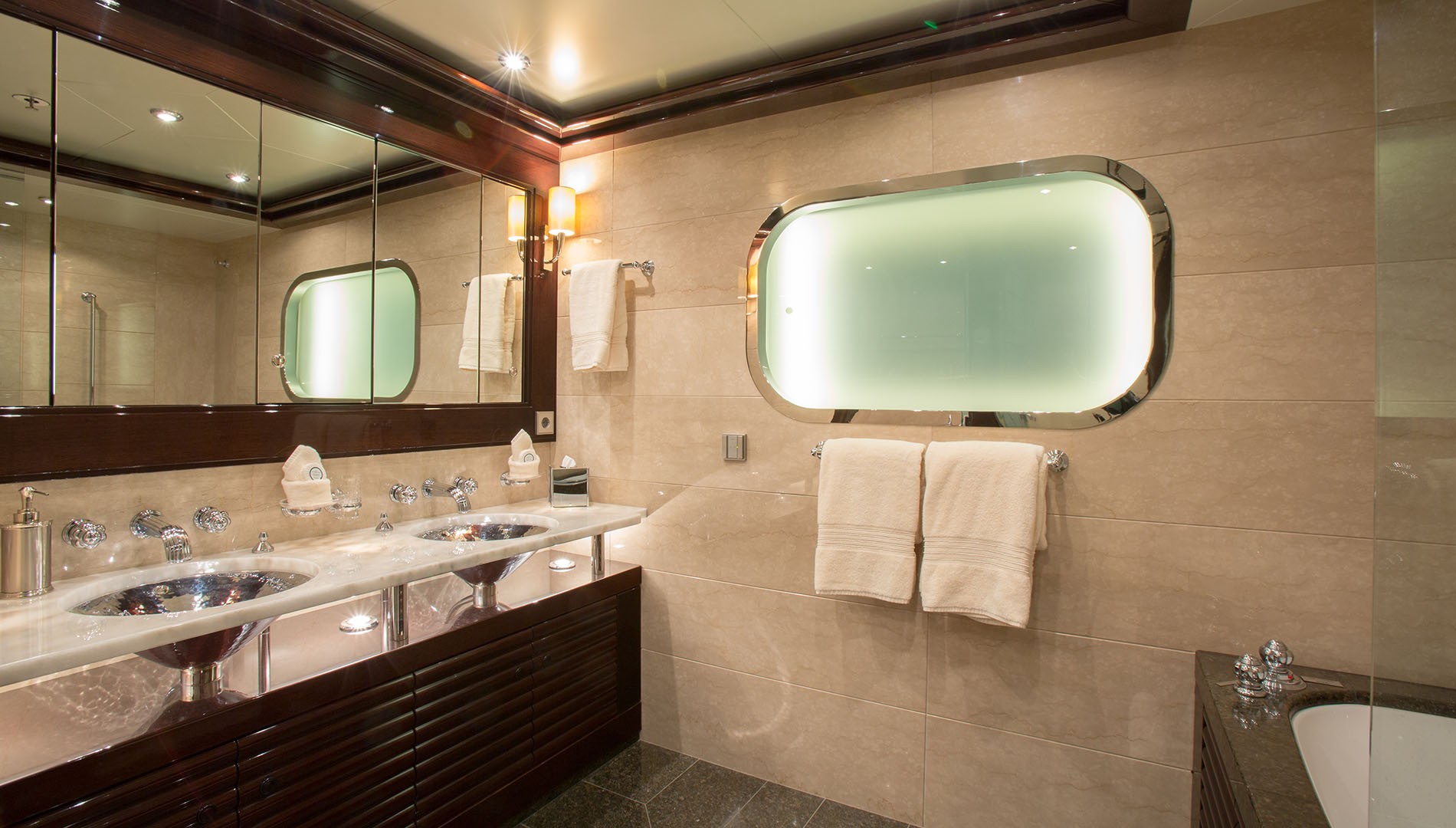 Ensuite 4.jpg