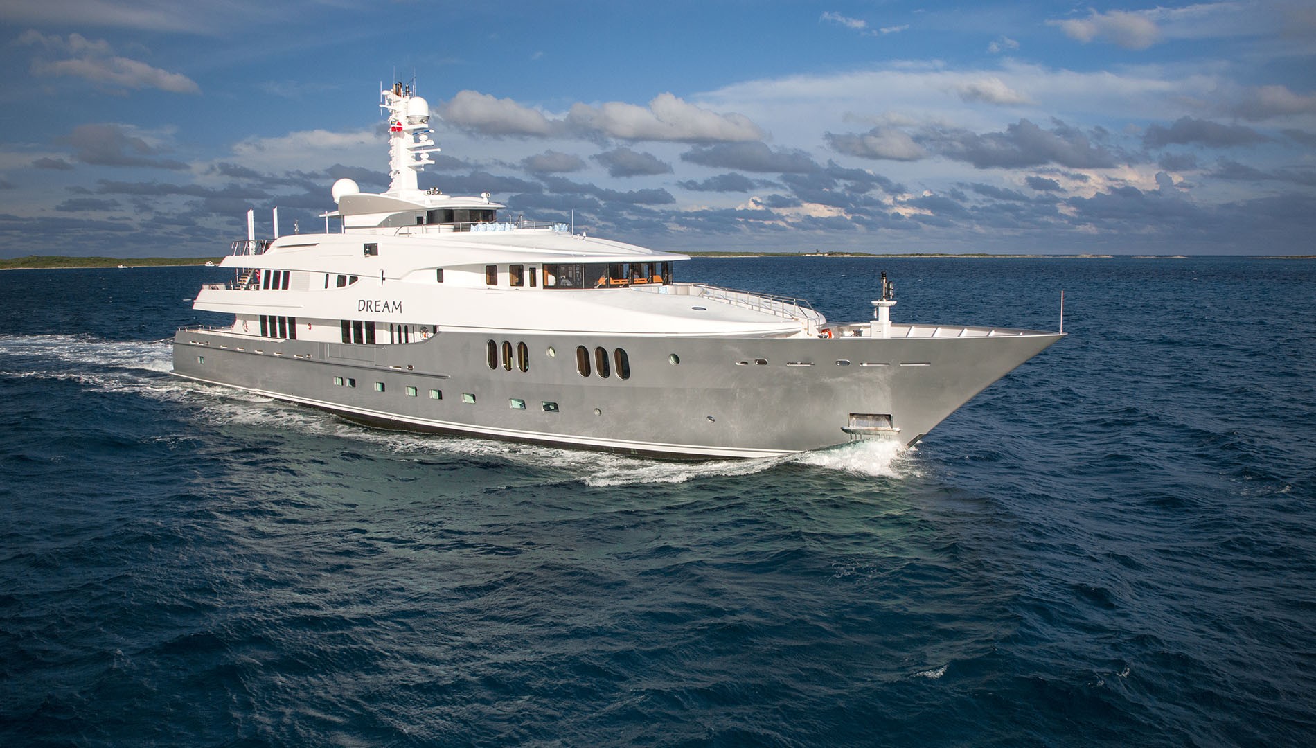 Exterior 5.jpg