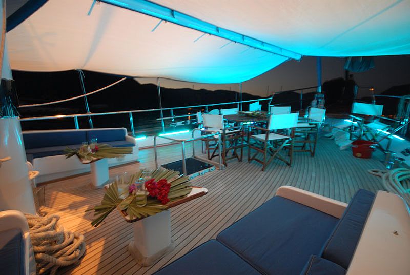 Exterior living spaces 00004.jpg