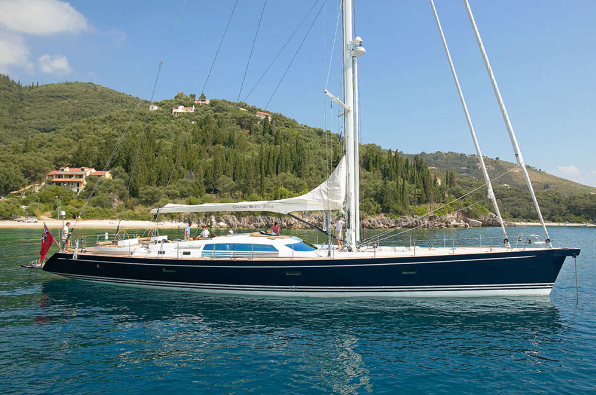 Grand Bleu Vintage by CNB - France.jpg
