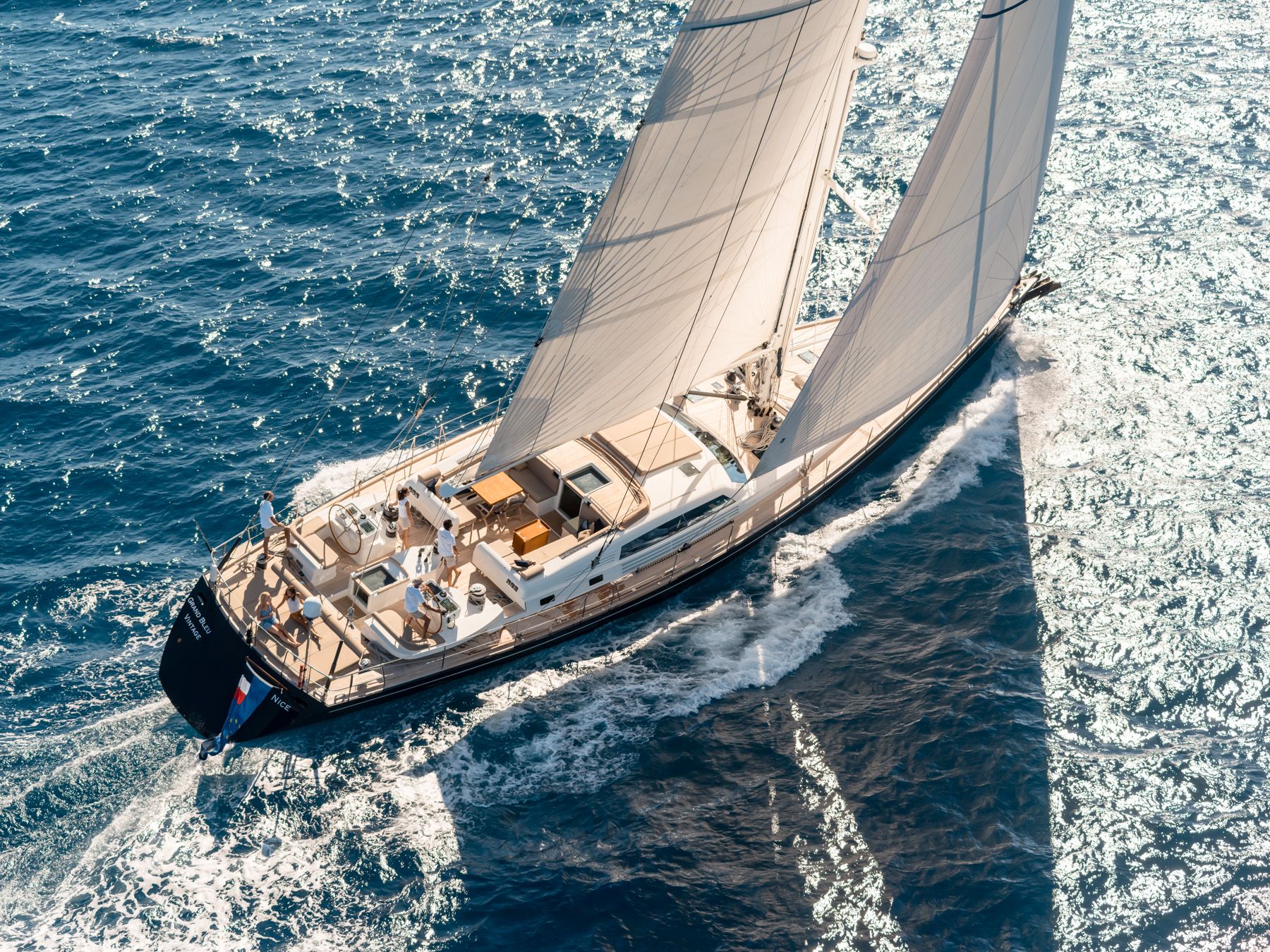 Grand Bleu Vintage by CNB - from above.jpg