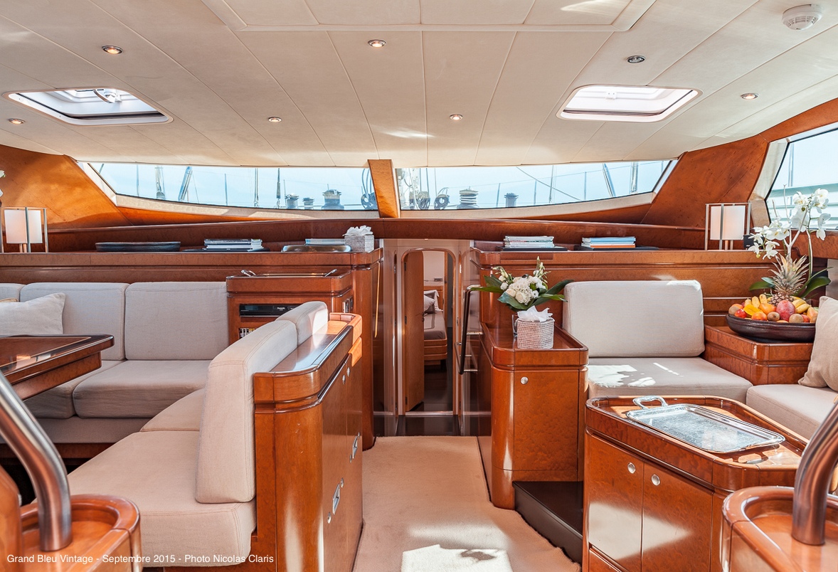 Grand Bleu Vintage by CNB - inside.jpg