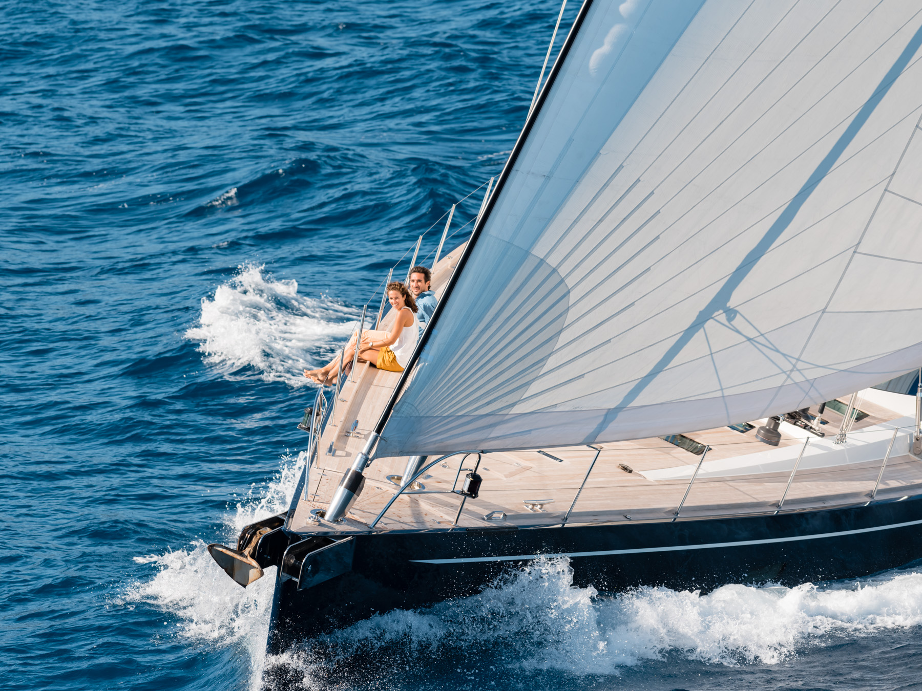 Grand Bleu Vintage by CNB - sailing fun couple.jpg