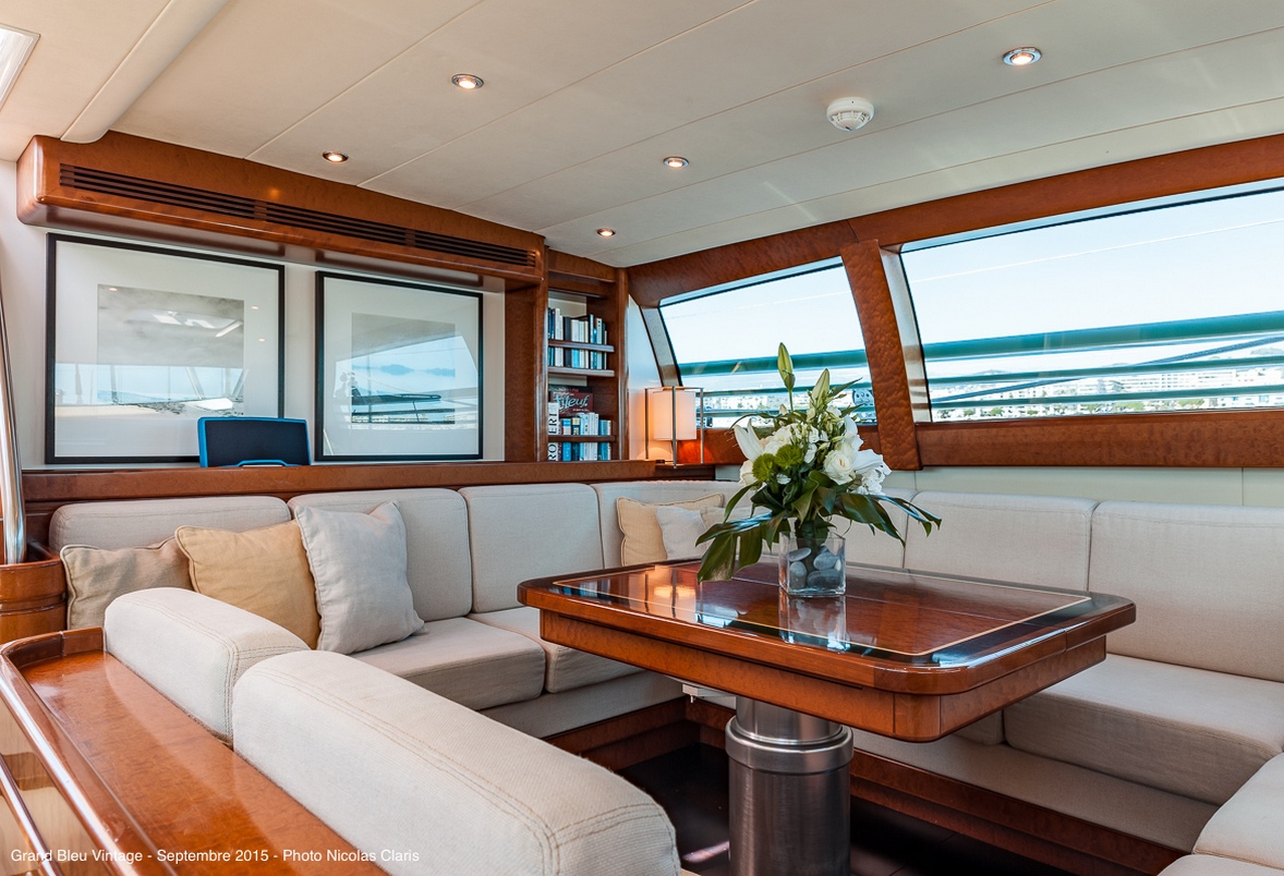 Grand Bleu Vintage by CNB - seating.jpg