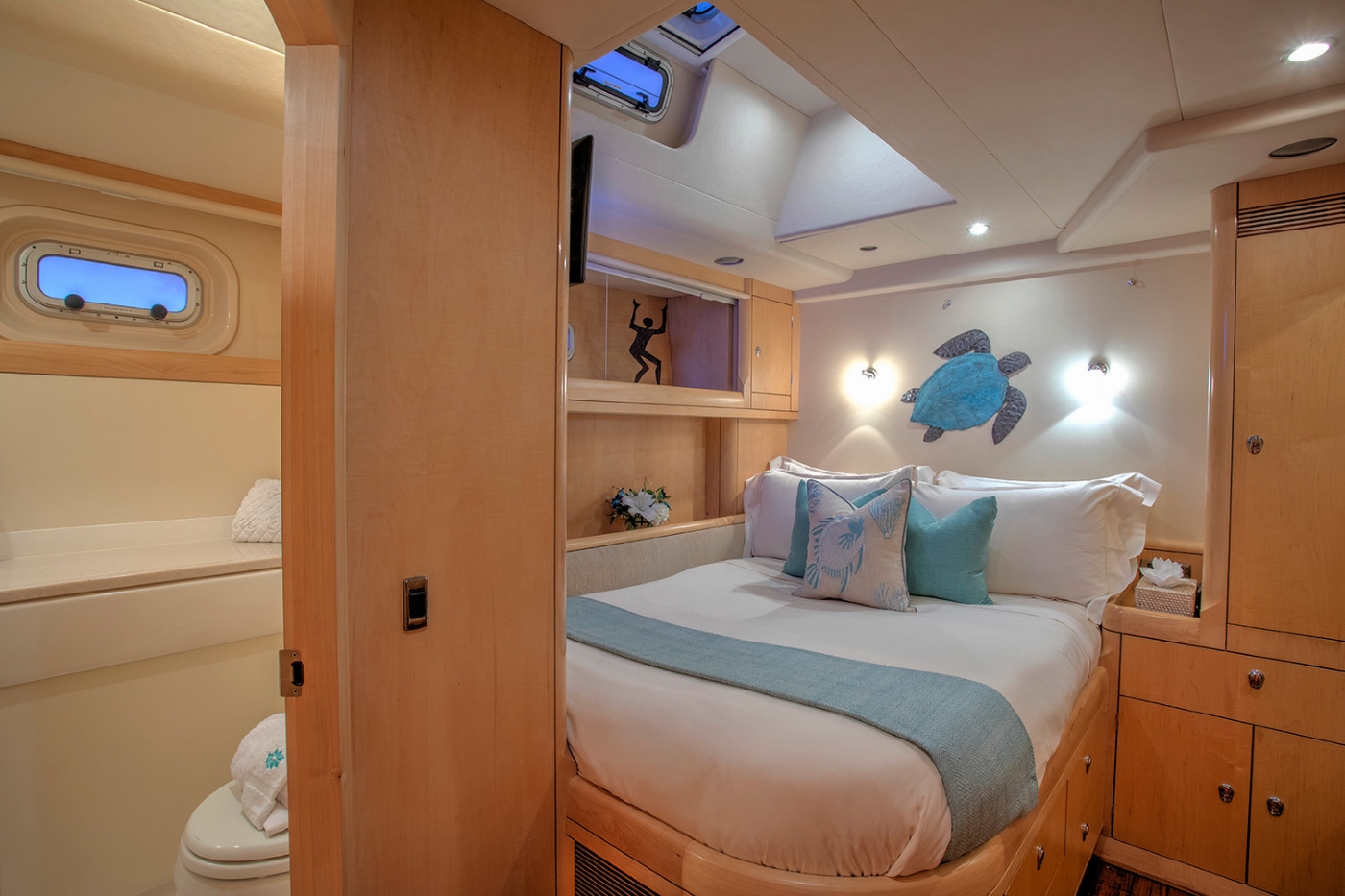 Guest Suite 01.jpg