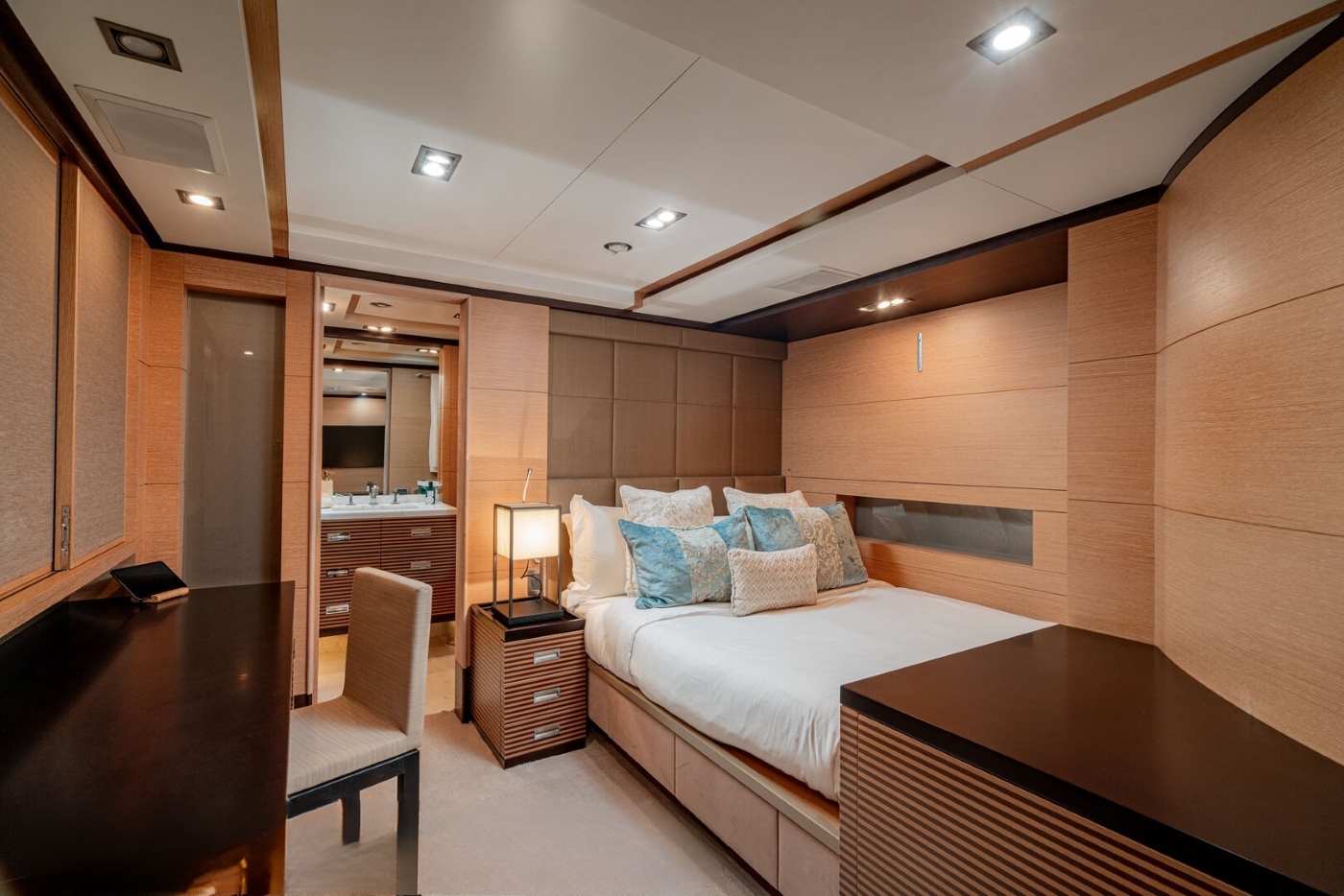 Guest Suite 04.jpg