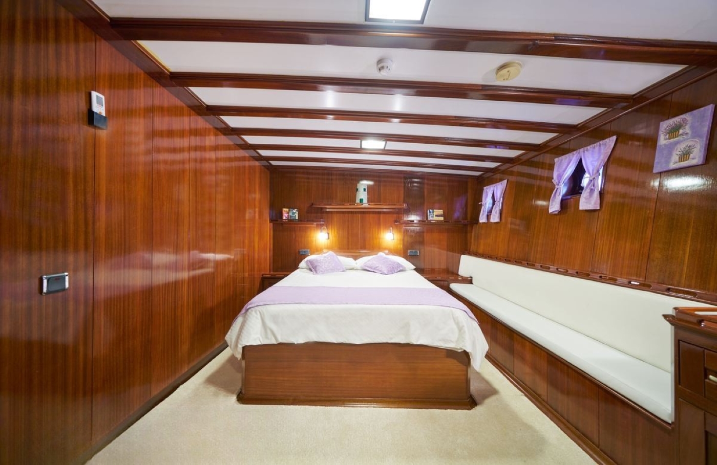 Guest Suite 07.jpg