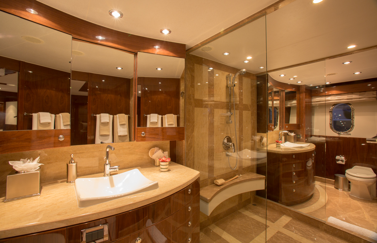 Guest cabin - bathroom .jpg