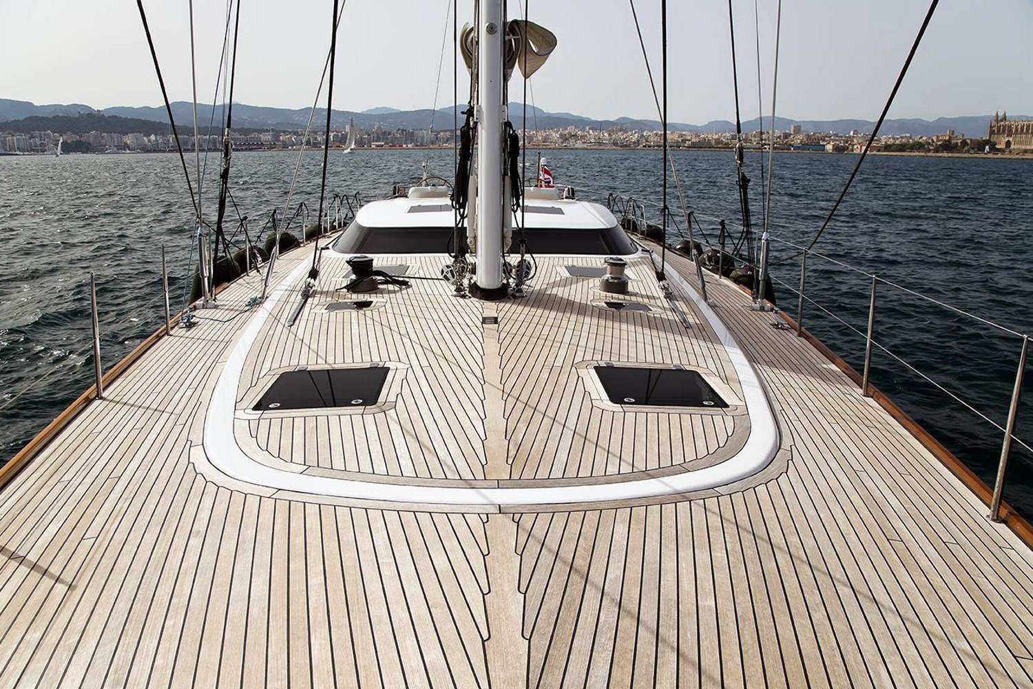 HAVANA OF LONDON - looking aft.jpg