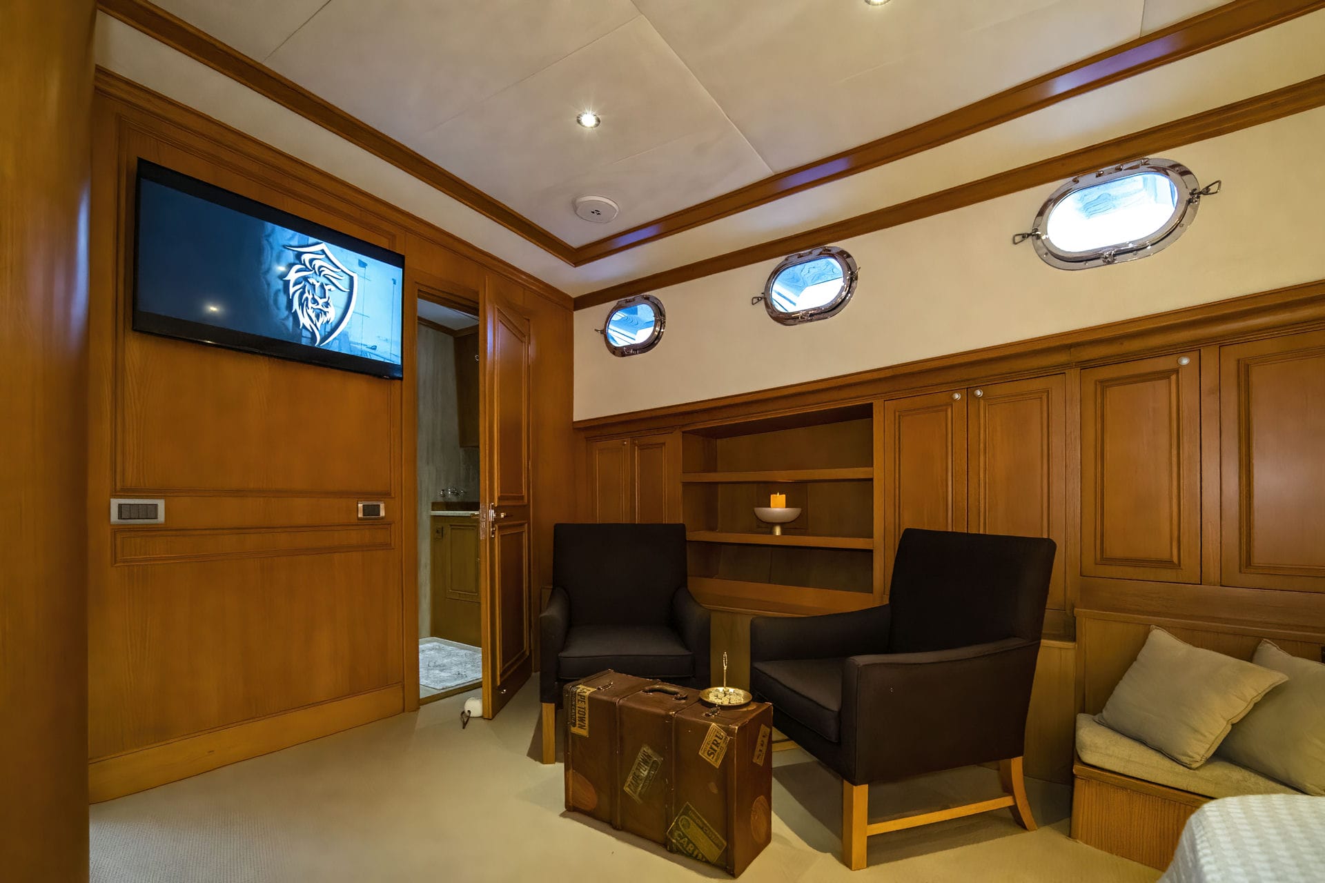 King suite - armchairs.jpg