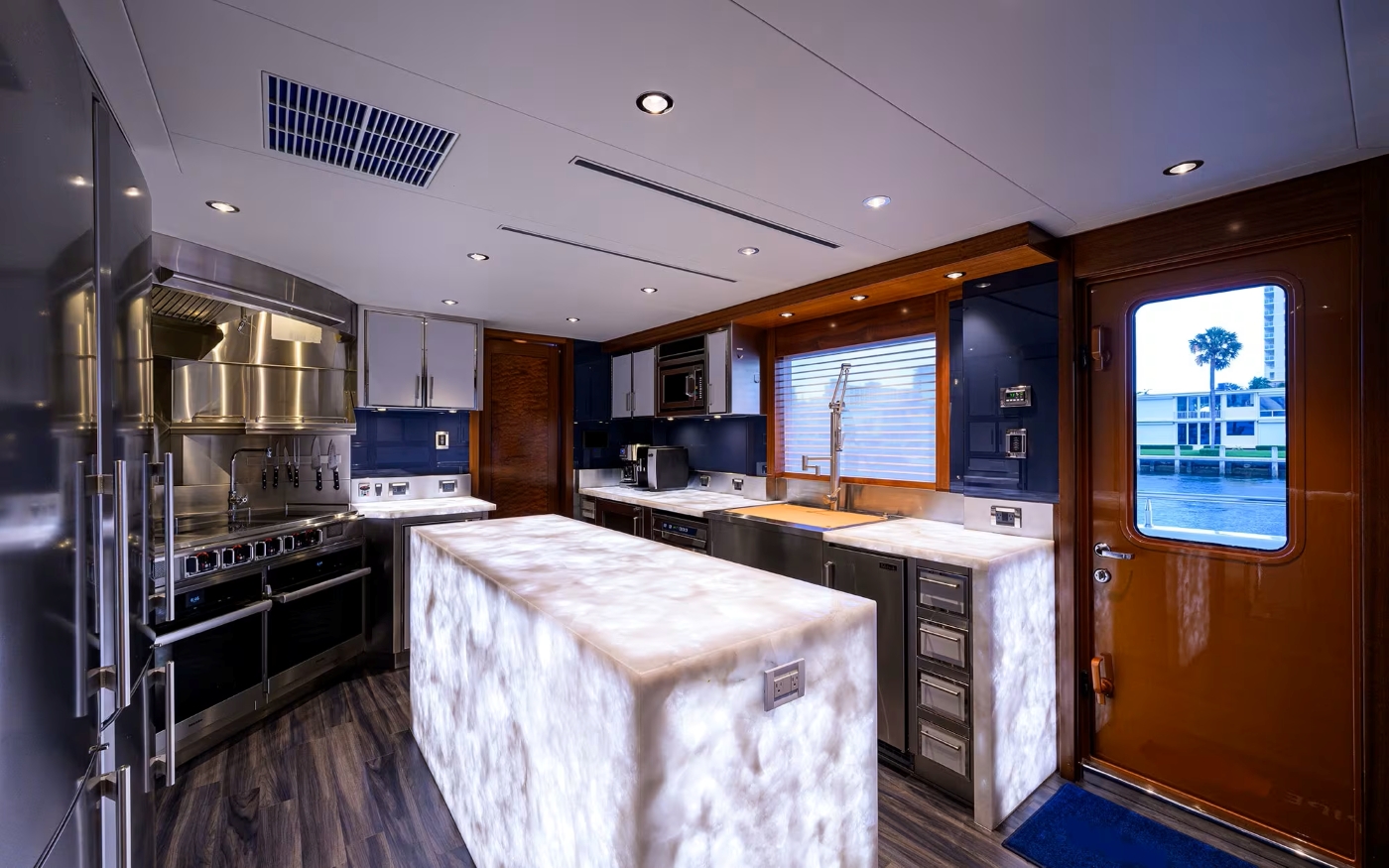 Kitchen area.jpg