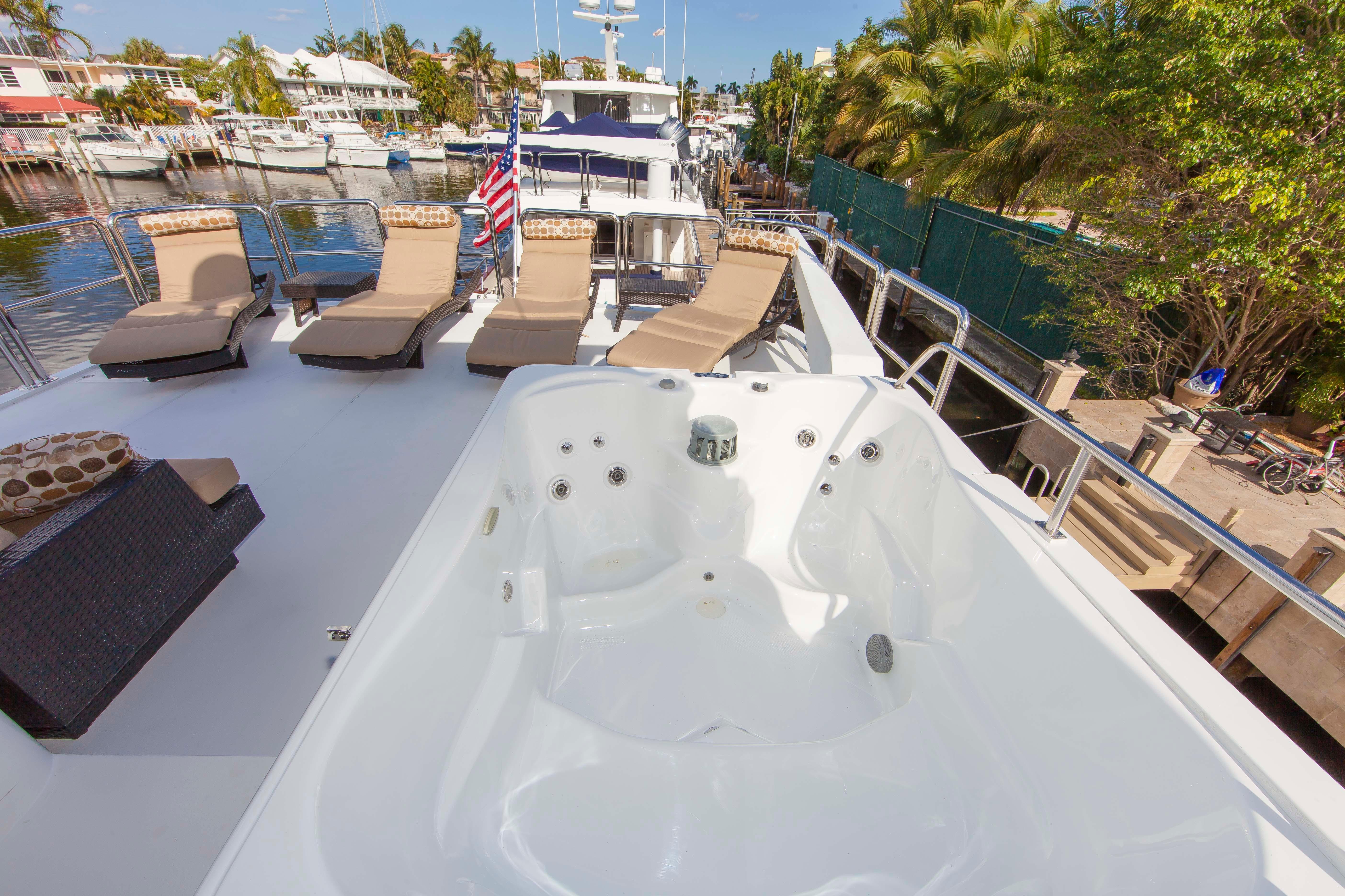 LARGE JACUZZI.jpg